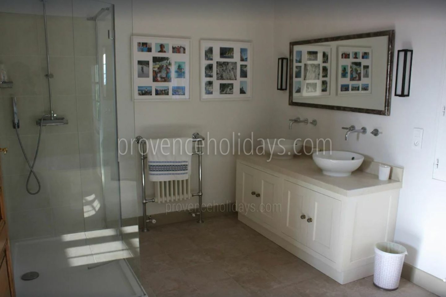15 - Mas Blauvac: Villa: Bathroom