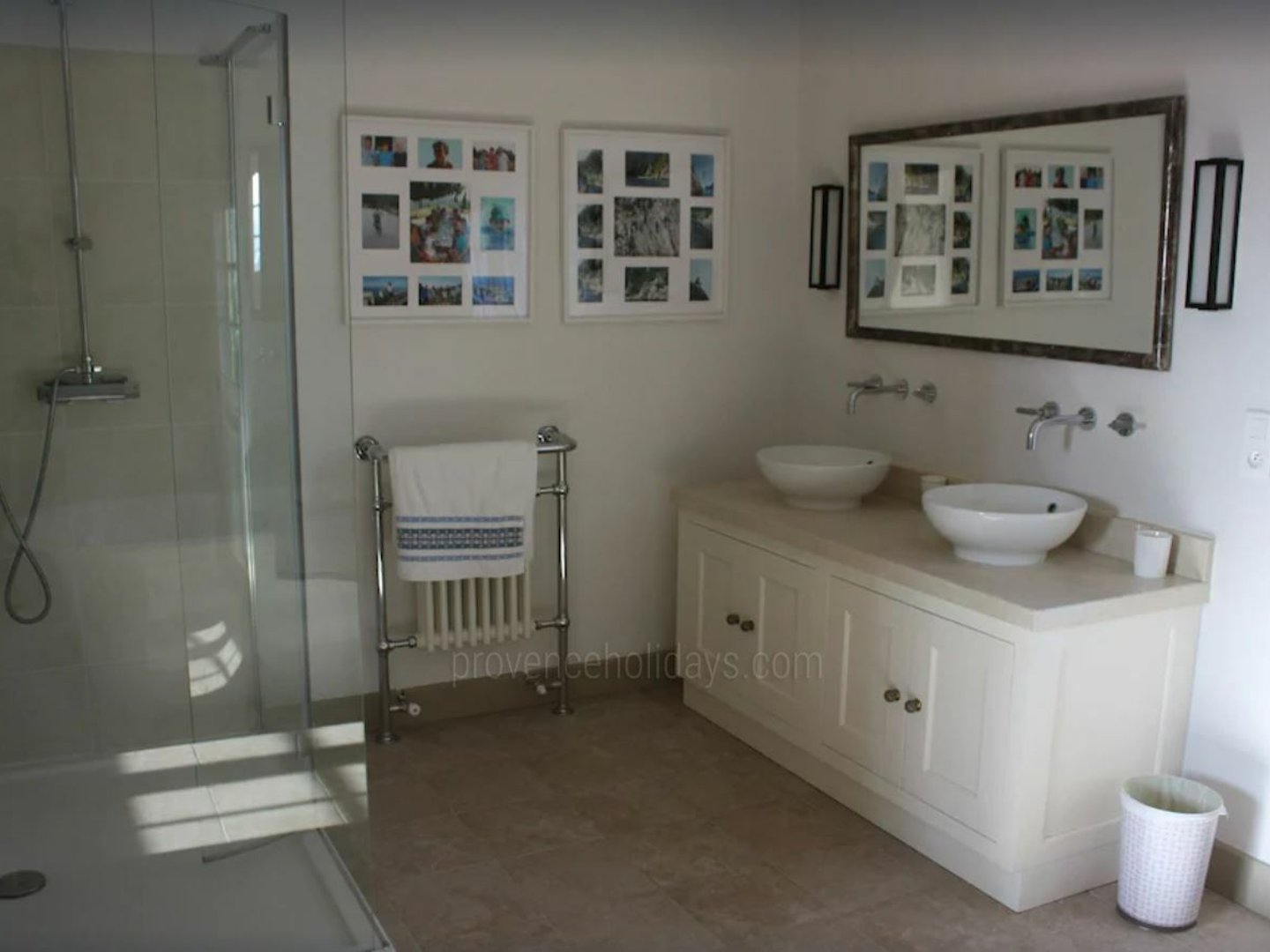 19 - Mas Blauvac: Villa: Bathroom