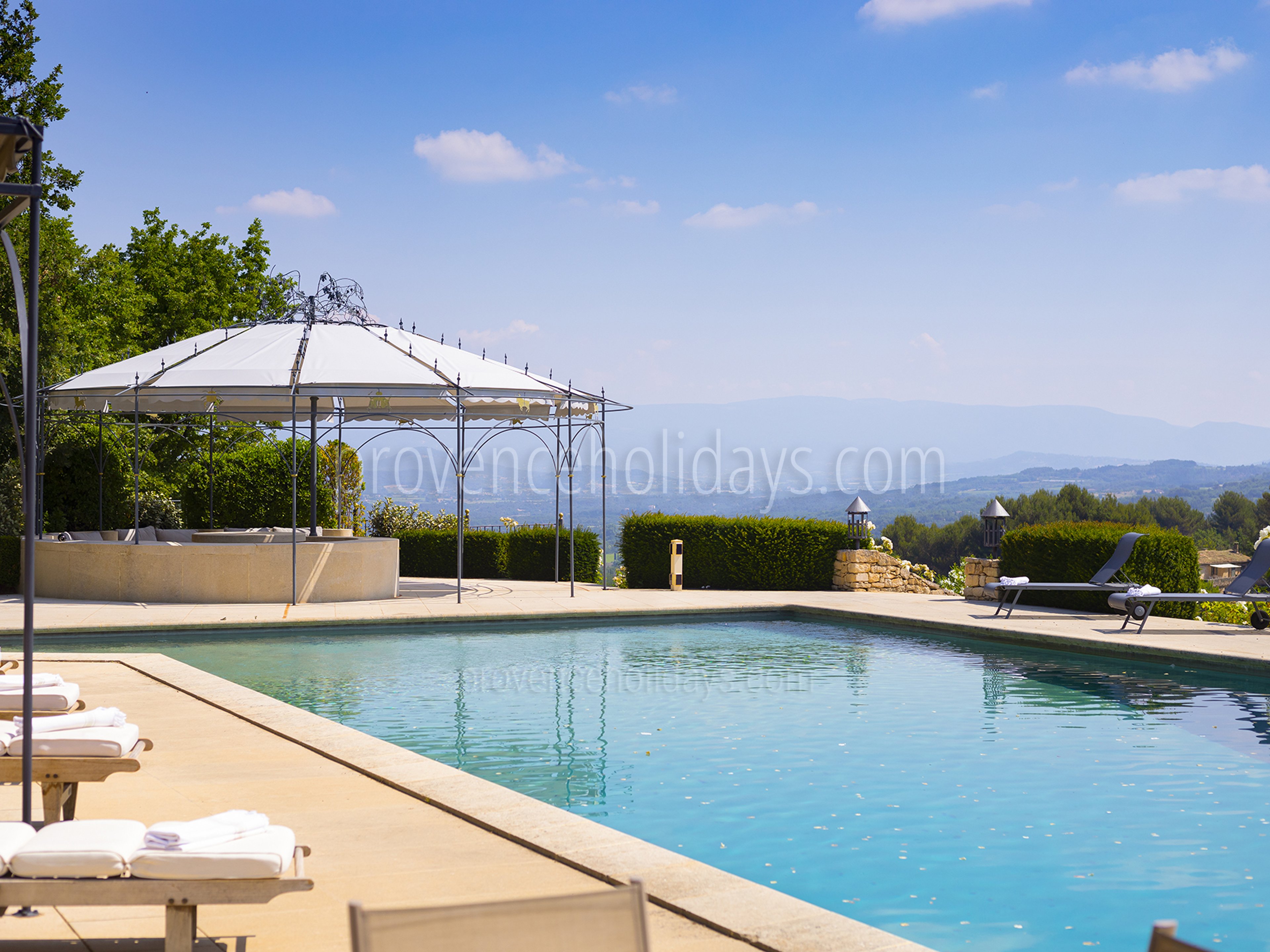 5 - La Roseraie: Villa: Pool