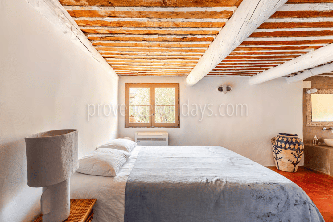 7 - Les Vues du Luberon: Villa: Bedroom