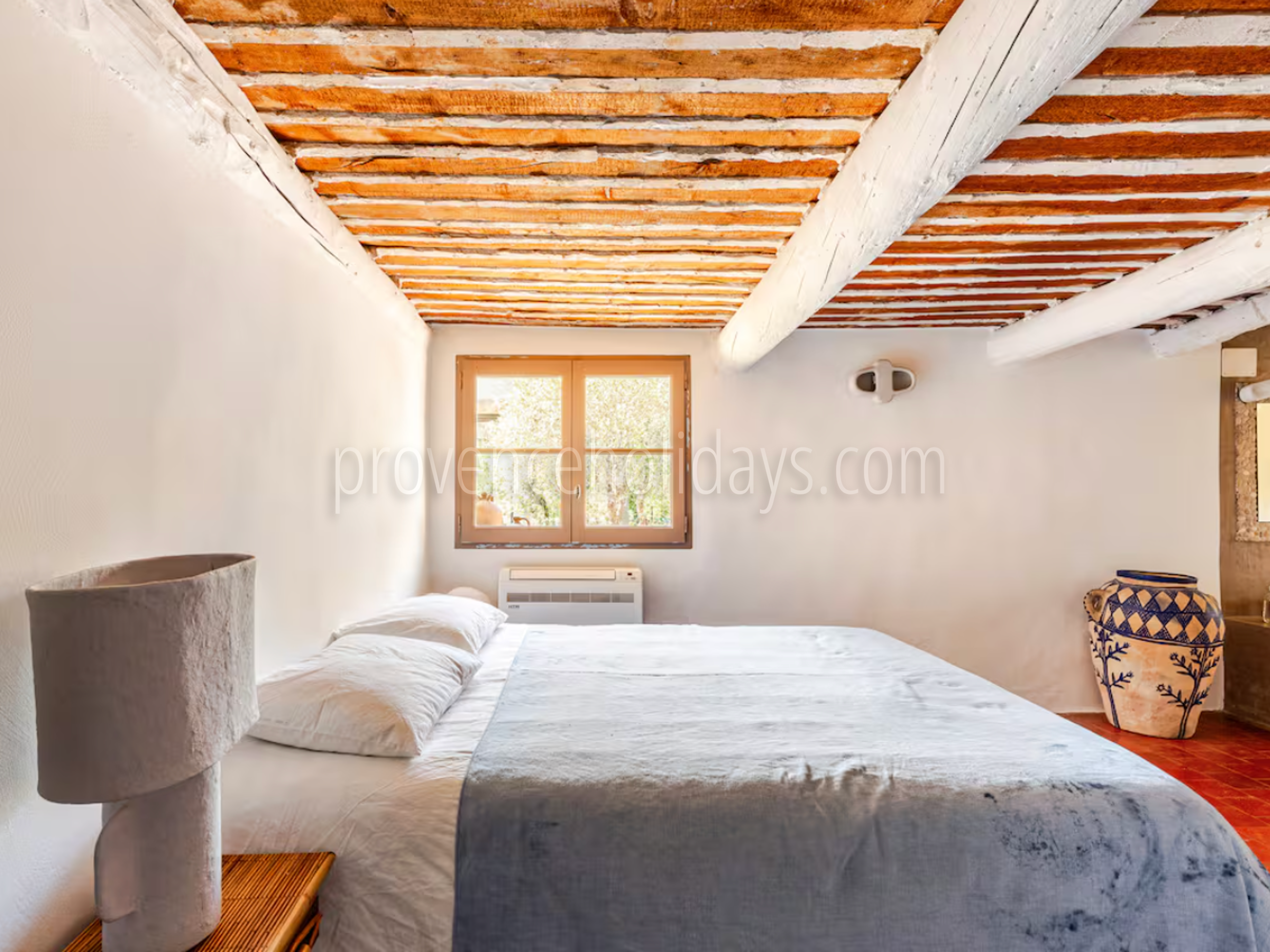 7 - Les Vues du Luberon: Villa: Bedroom