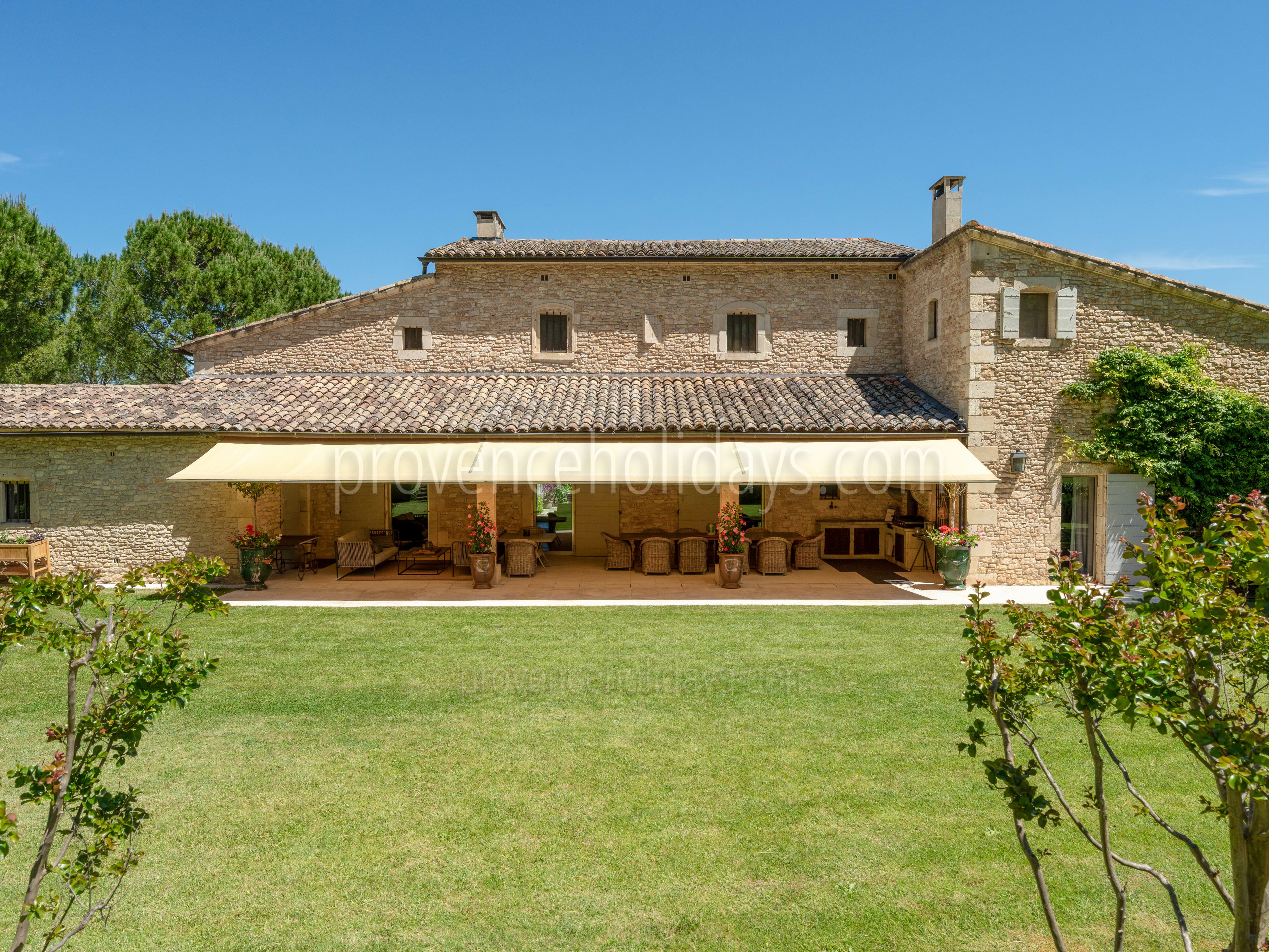 9 - Le Mas de Goult (24): Villa: Exterior