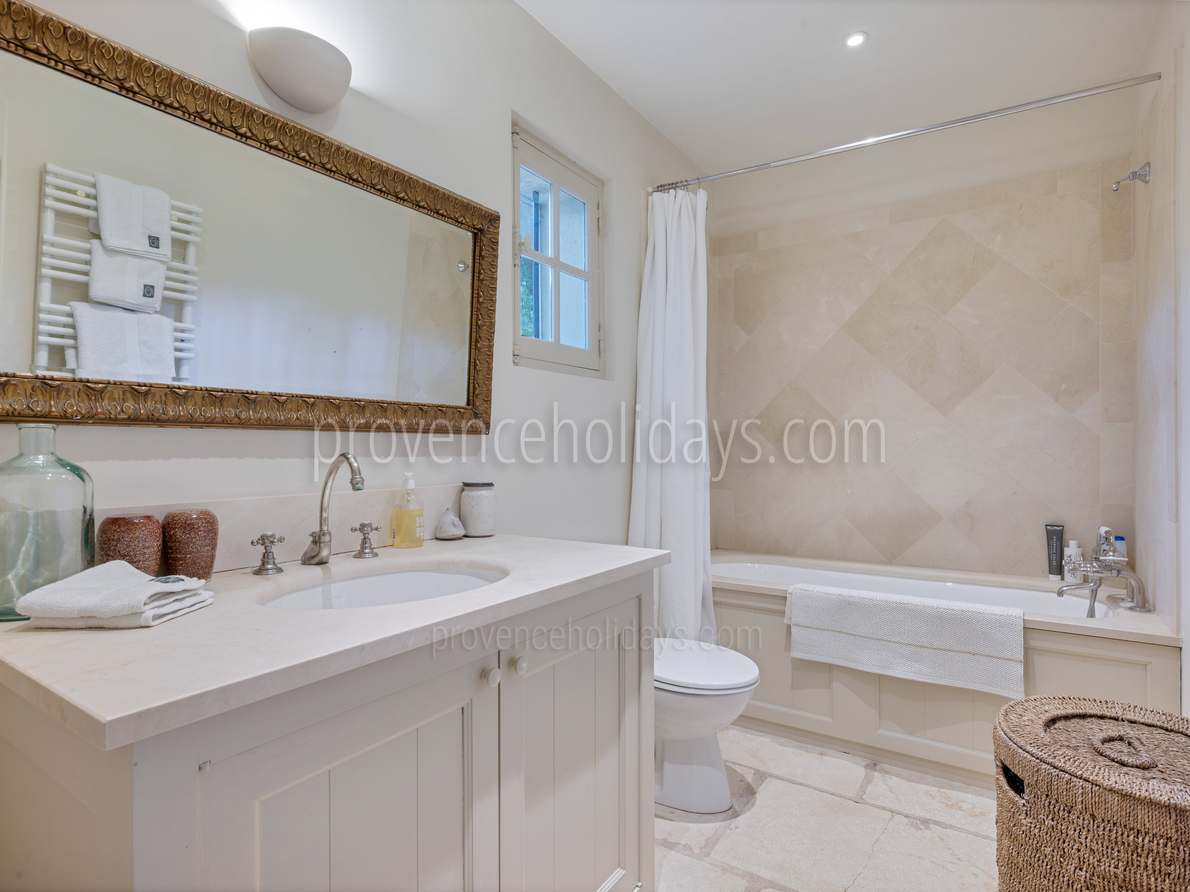 63 - Mas Provence: Villa: Bathroom