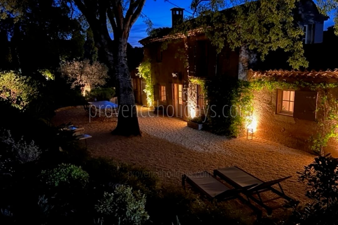 34 - Le Mazet Saint Paul: Villa: Exterior
