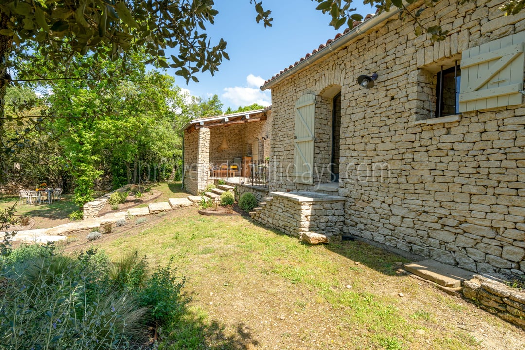 70 - Mas des Chênes Blancs: Villa: Exterior