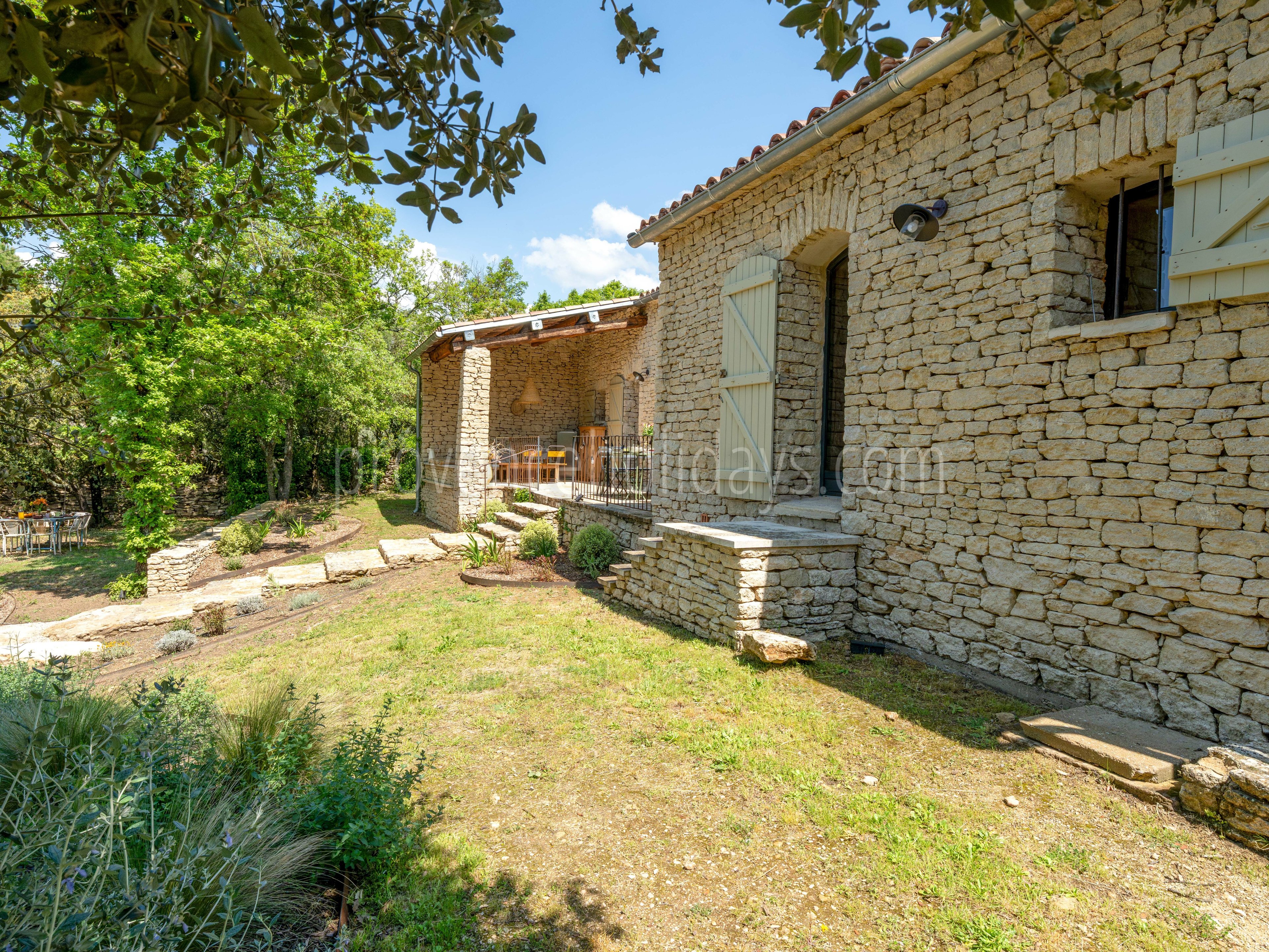 70 - Mas des Chênes Blancs: Villa: Exterior
