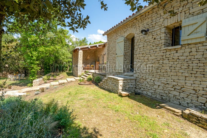 70 - Mas des Chênes Blancs: Villa: Exterior