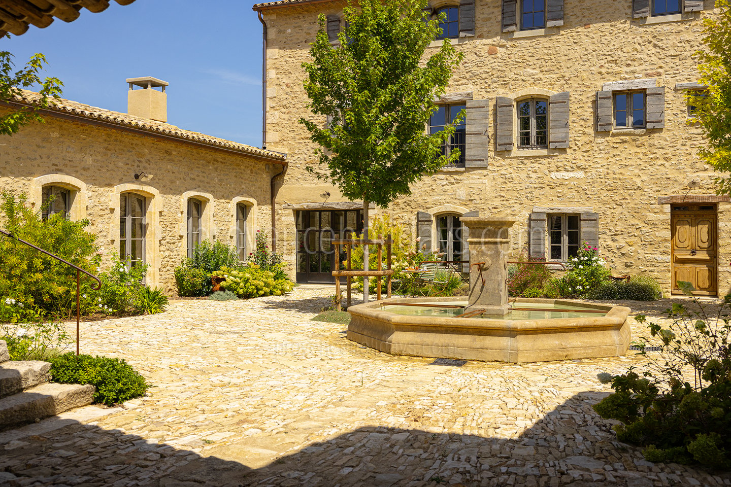 7 - Grand Mas d\'Oppède: Villa: Exterior