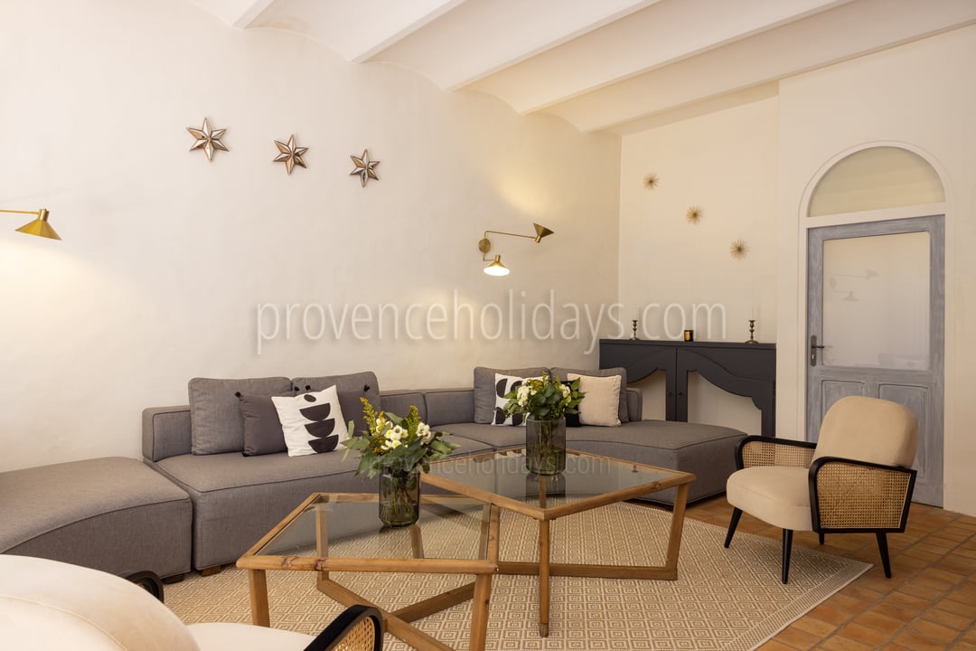 32 - Bastide de Goult: Villa: Interior