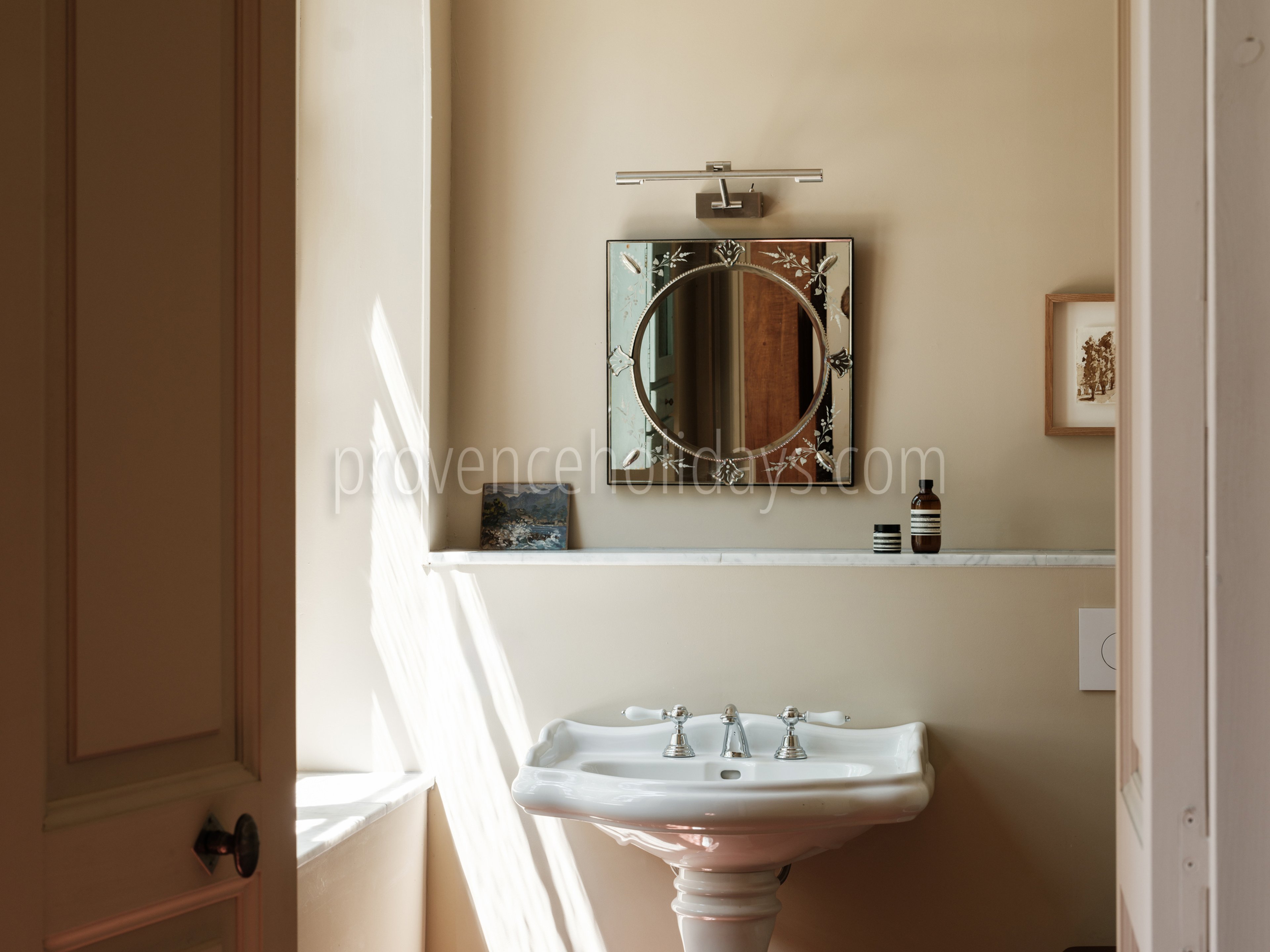 29 - La Bastide du Millénaire: Villa: Bathroom