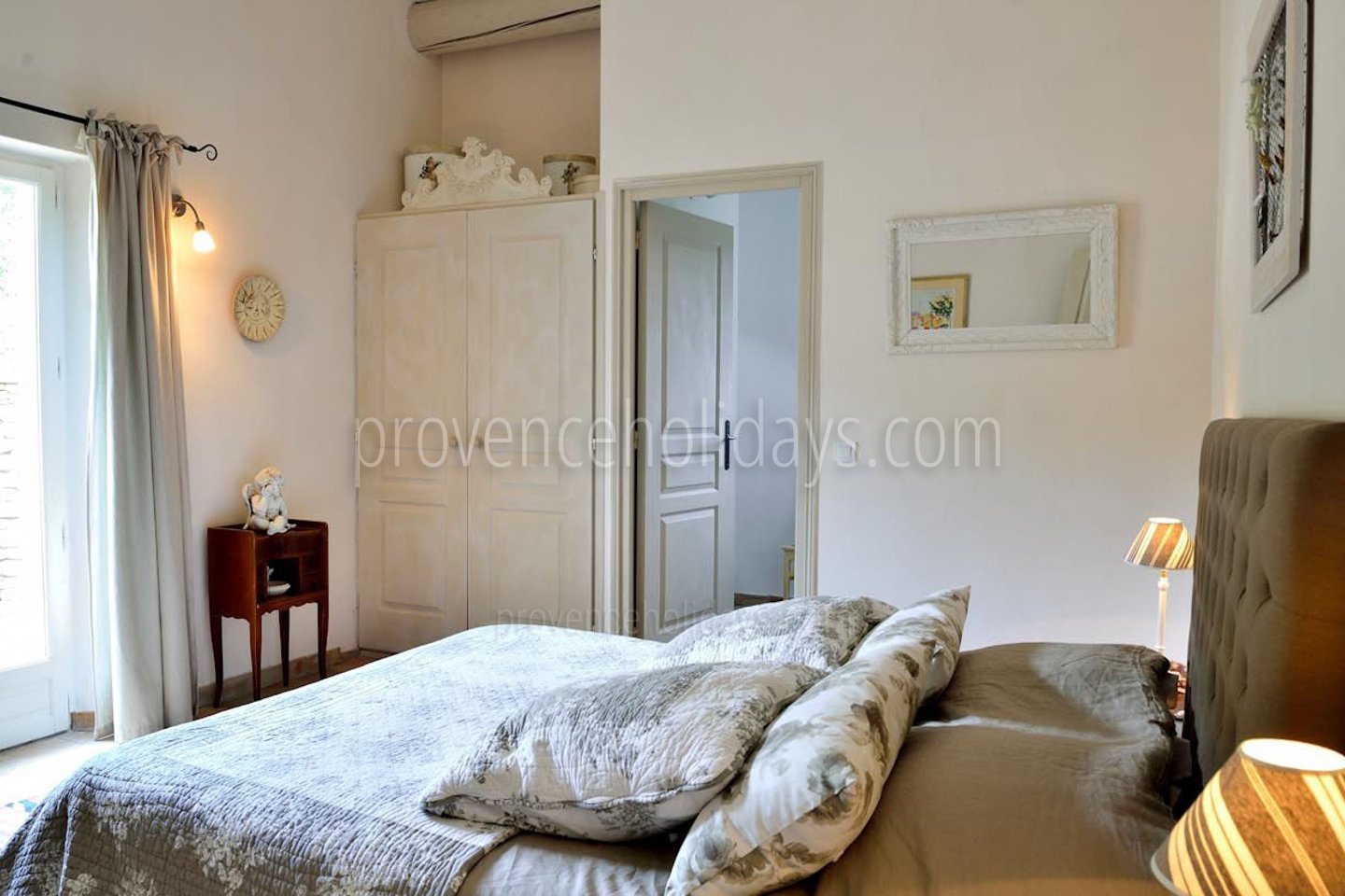 15 - La Bastide des Chênes: Villa: Bedroom