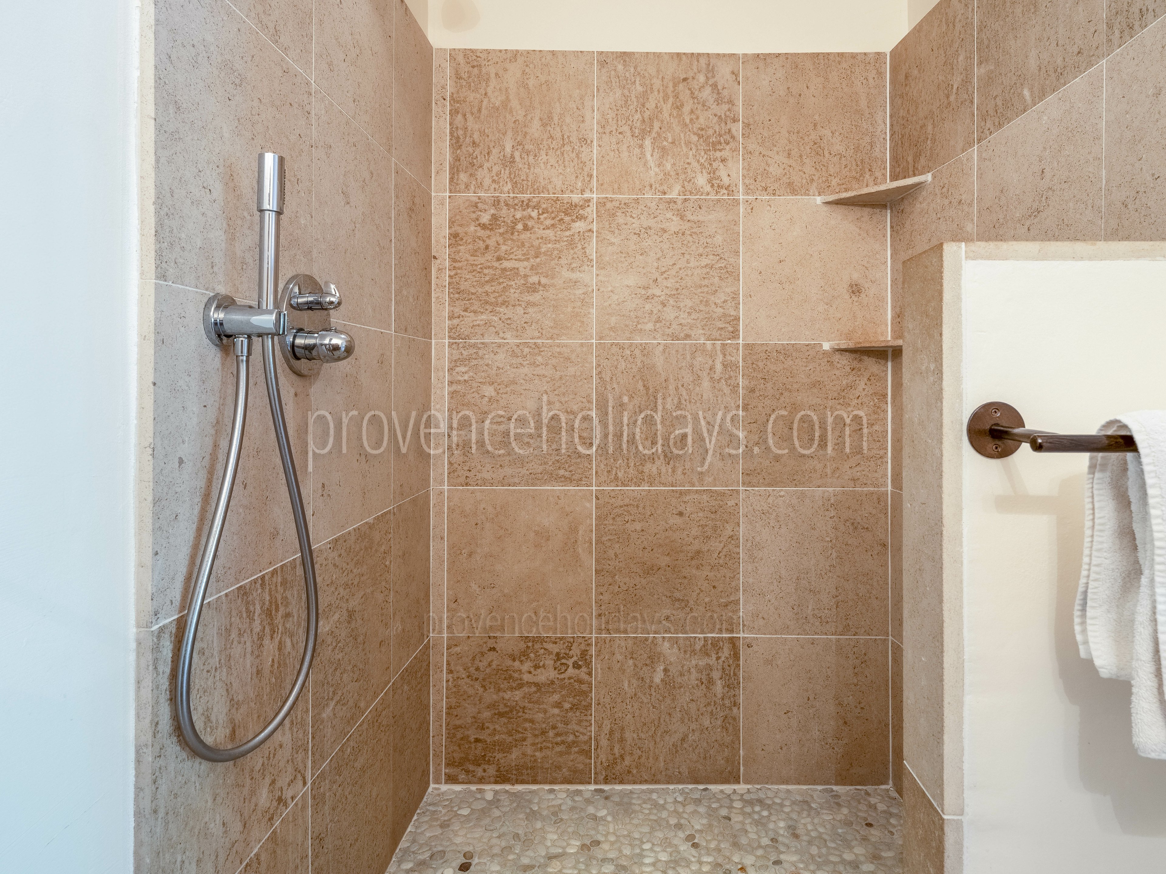 47 - Le Mas des Vignes: Villa: Bathroom