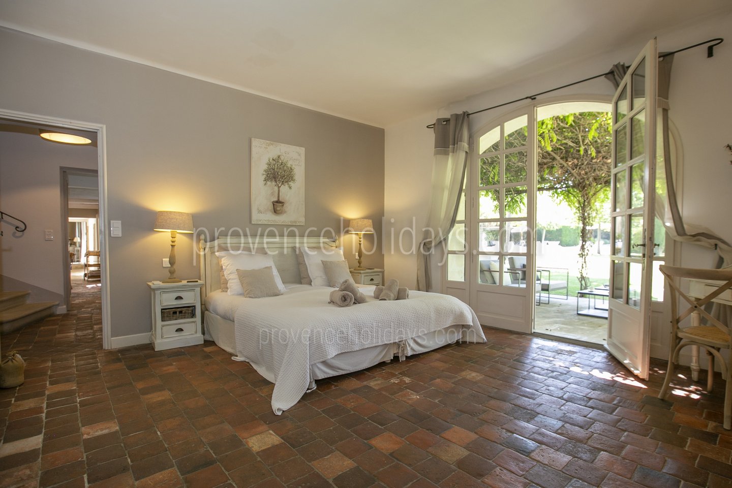 7 - Les Oliviers: Villa: Bedroom - Master room ground floor west side
