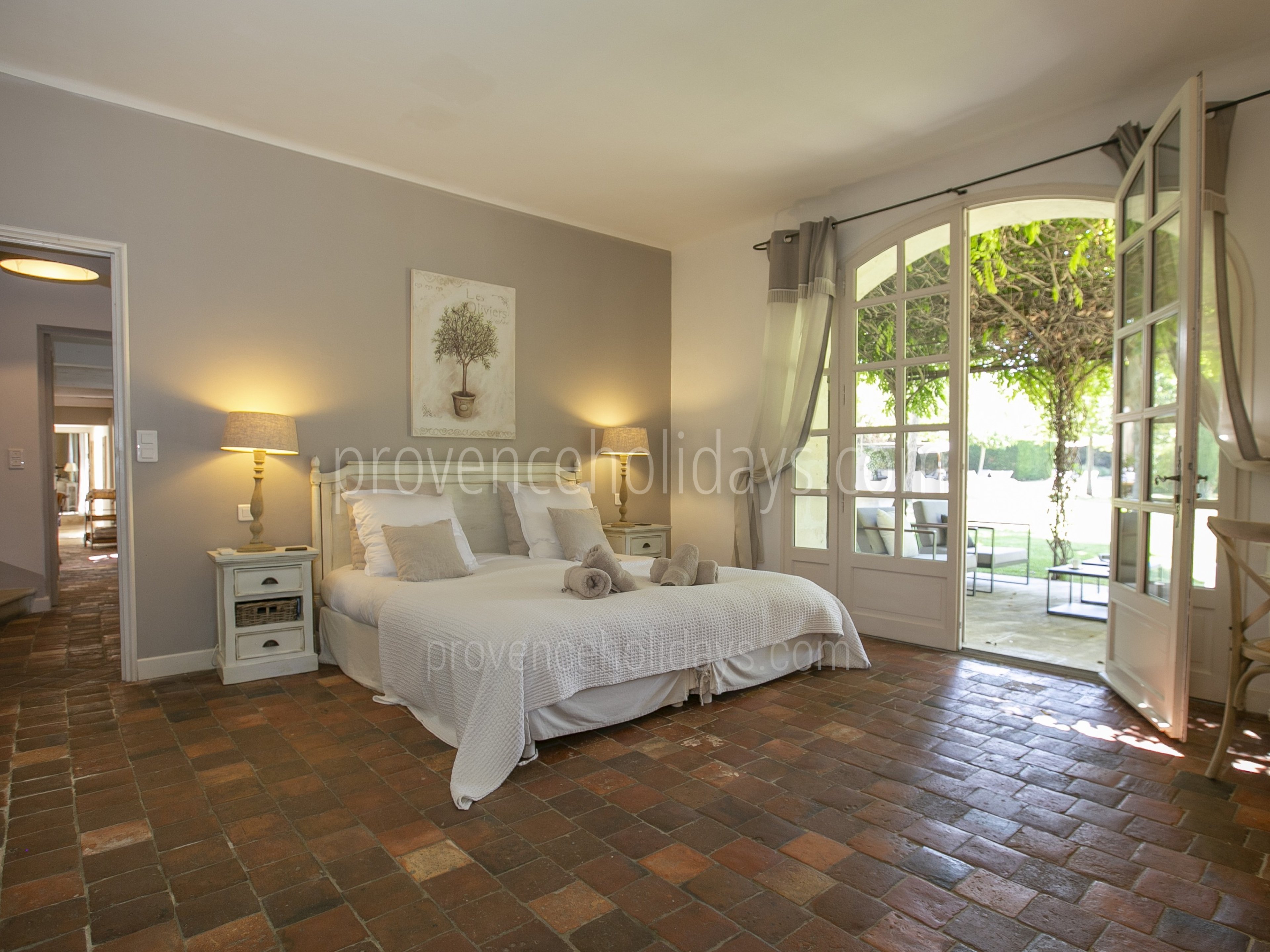 7 - Les Oliviers: Villa: Bedroom - Master room ground floor west side