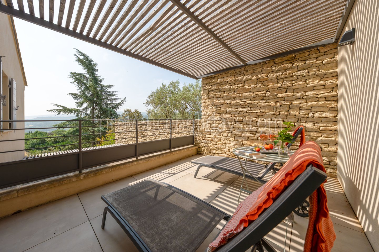 19 - Le Belvédère Provençal: Villa: Exterior
