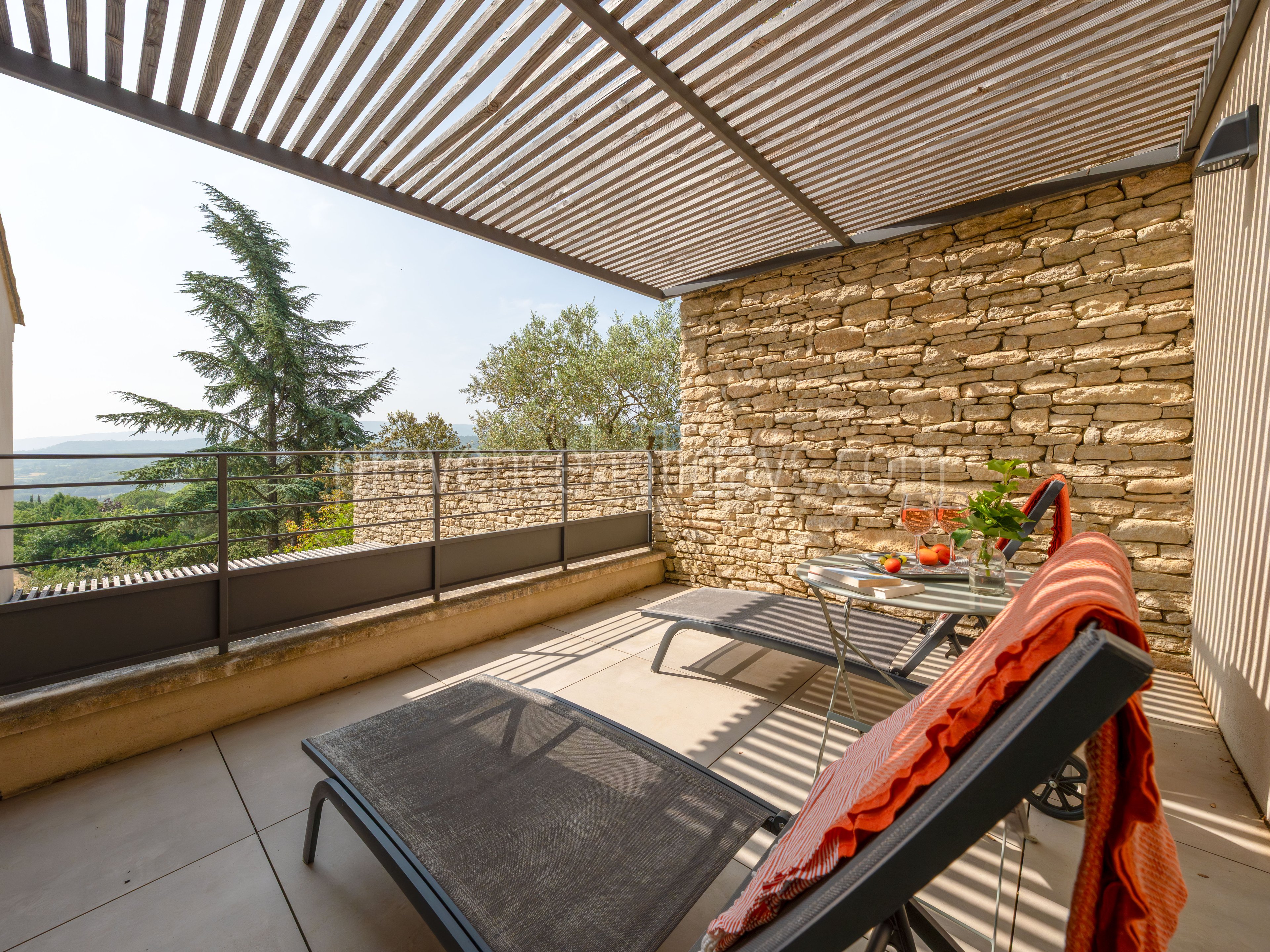 19 - Le Belvédère Provençal: Villa: Exterior