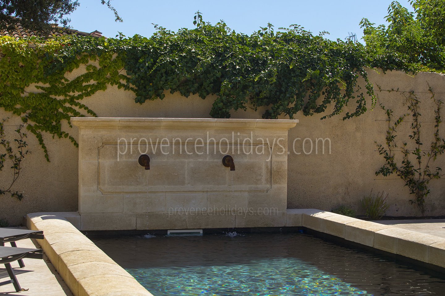 15 - Mas des Lions: Villa: Exterior