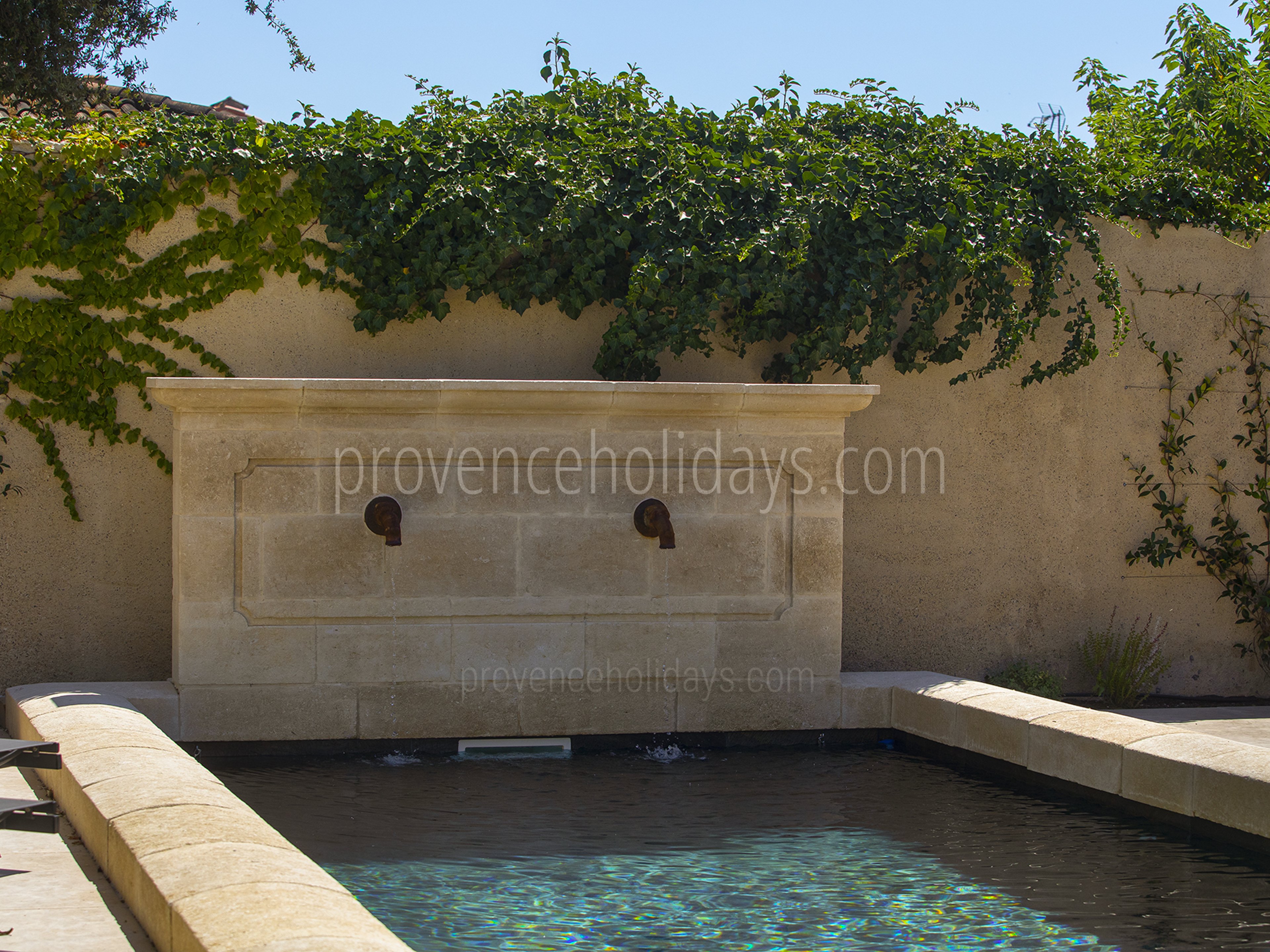 15 - Mas des Lions: Villa: Exterior