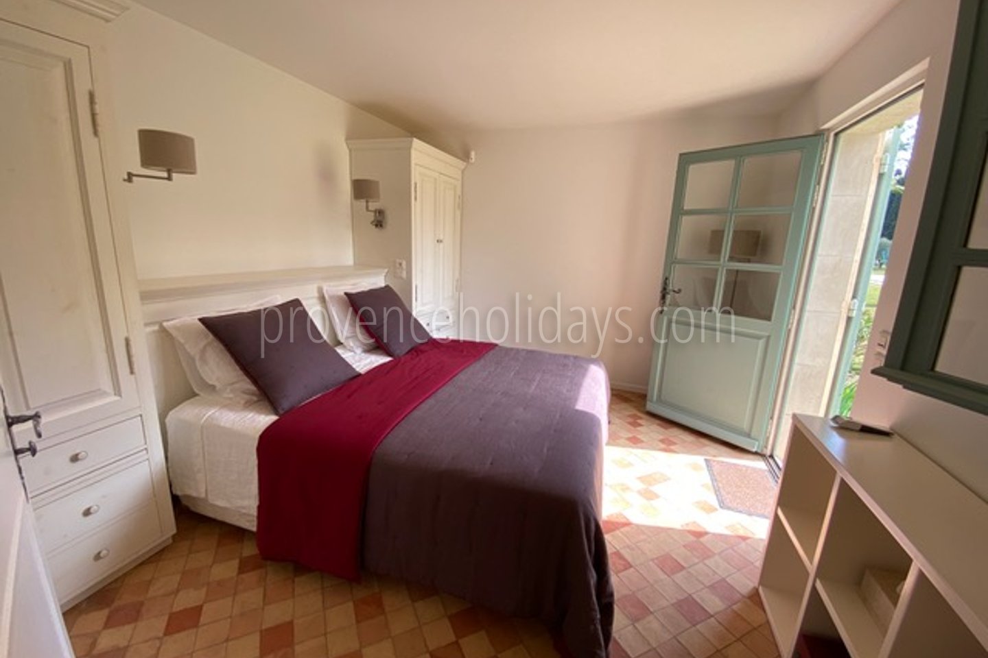 4 - le Refuge Provençal: Villa: Bedroom