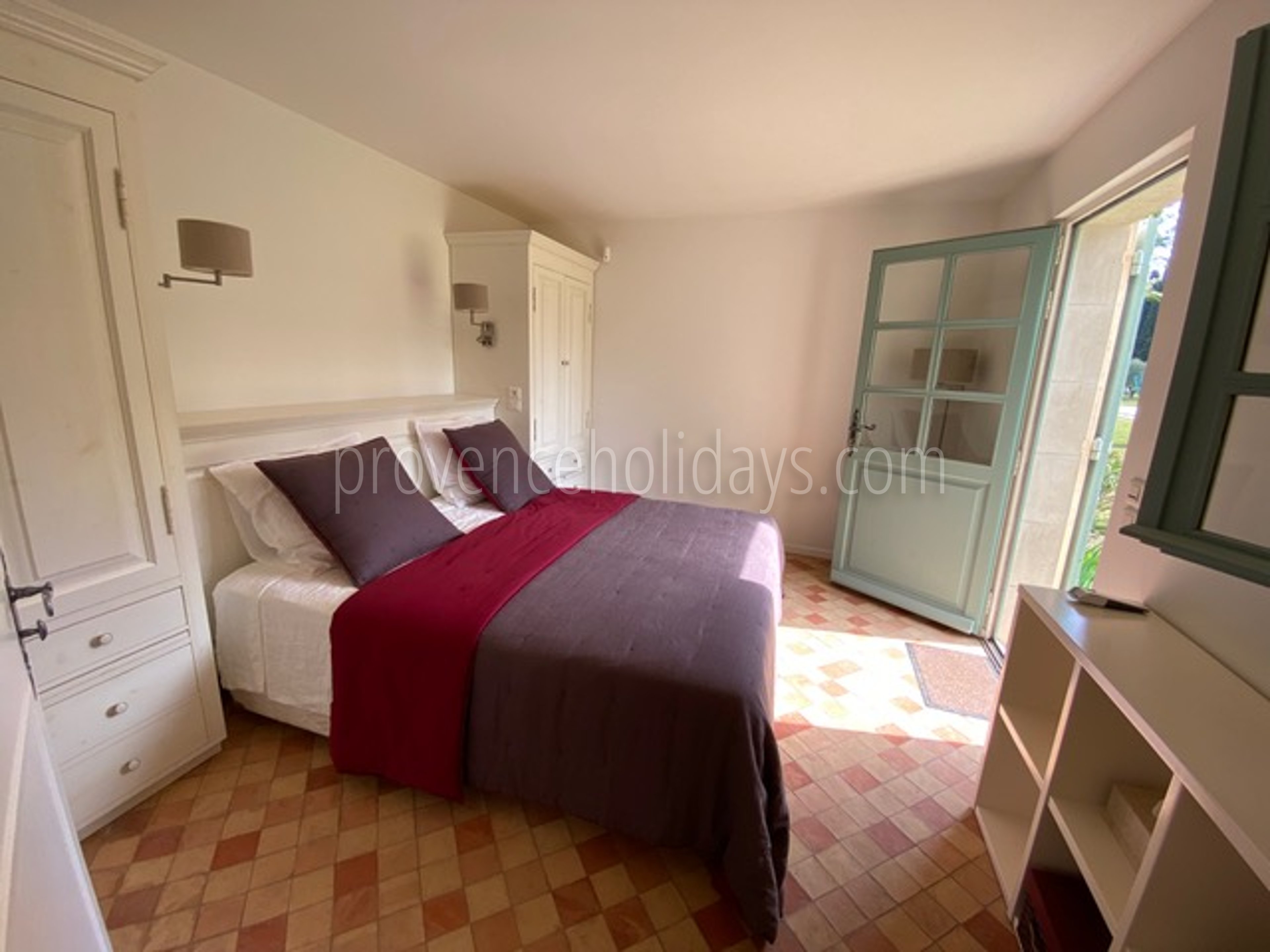 4 - le Refuge Provençal: Villa: Bedroom