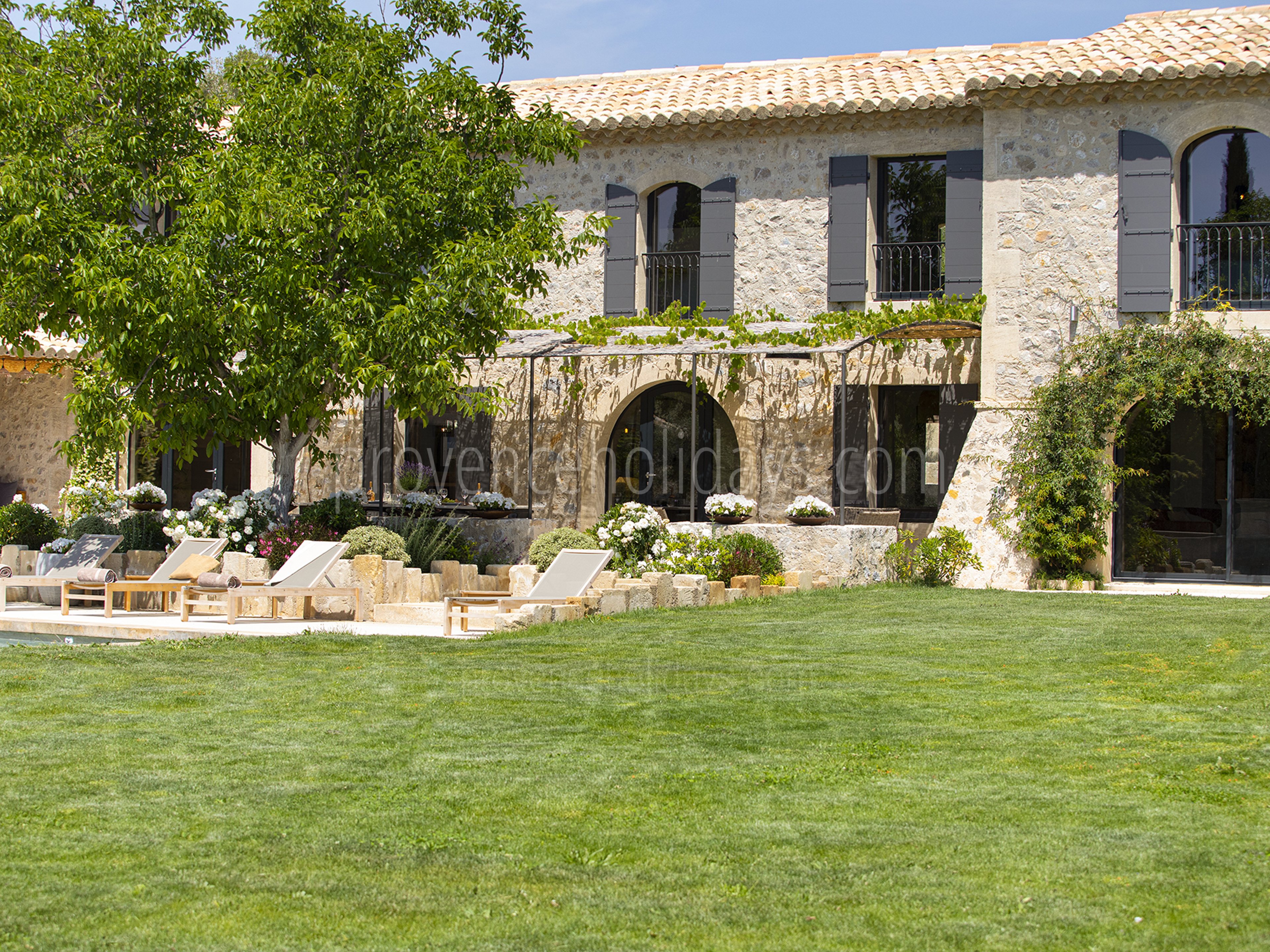 30 - Mas des Cerisiers: Villa: Exterior