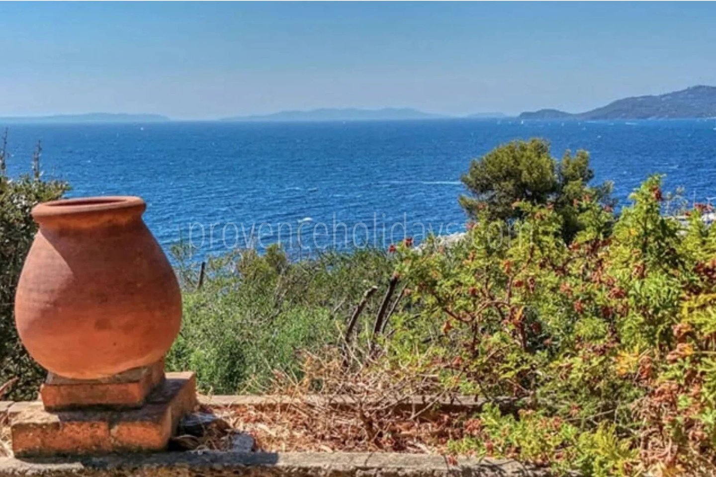 1 - Villa to renovate in Lavandou: Villa: Exterior