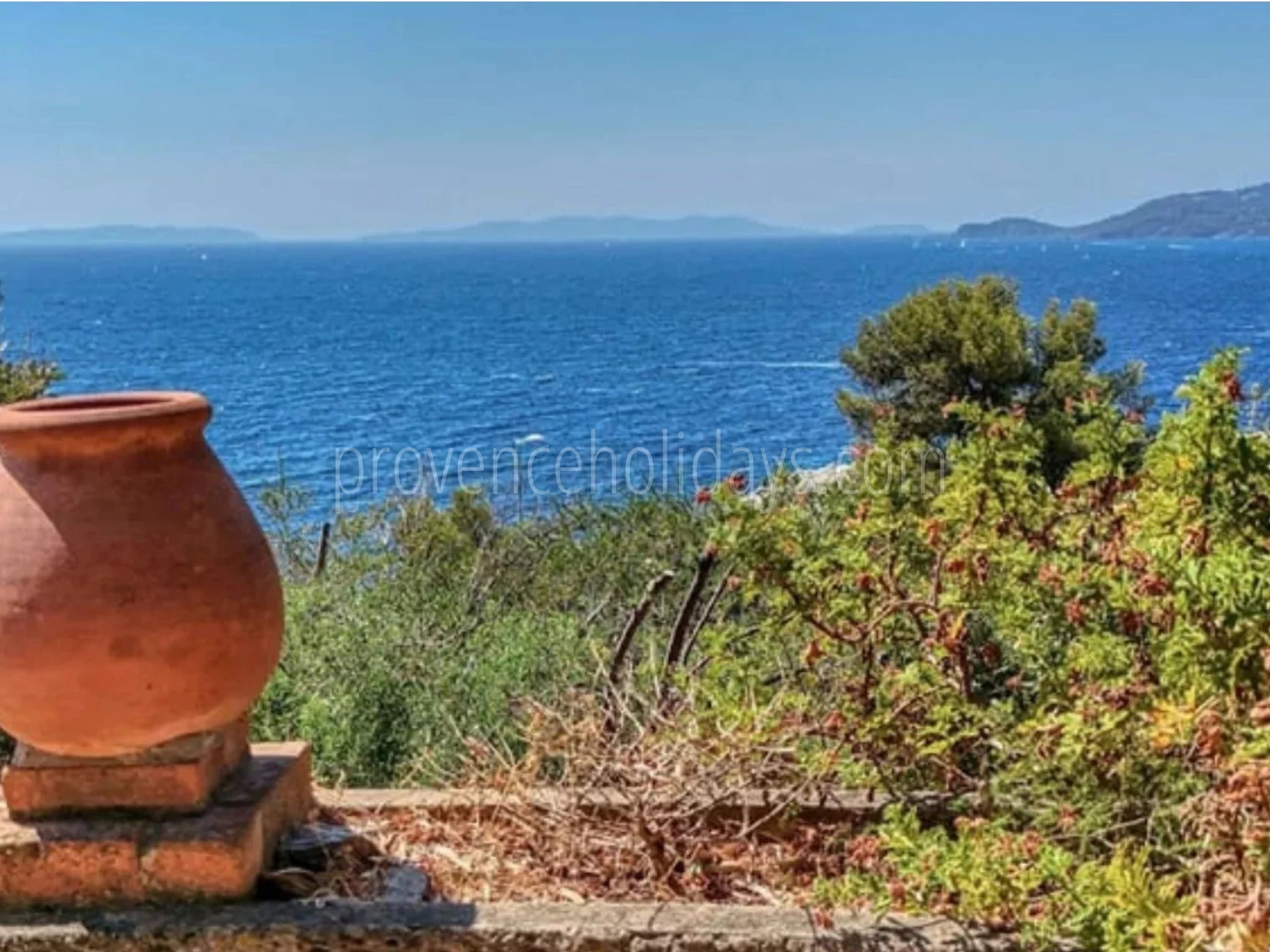 1 - Villa to renovate in Lavandou: Villa: Exterior