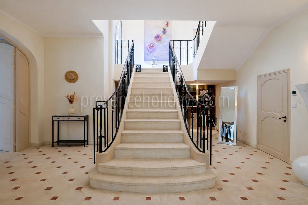 1 - Domaine de la Tour: Villa: Interior