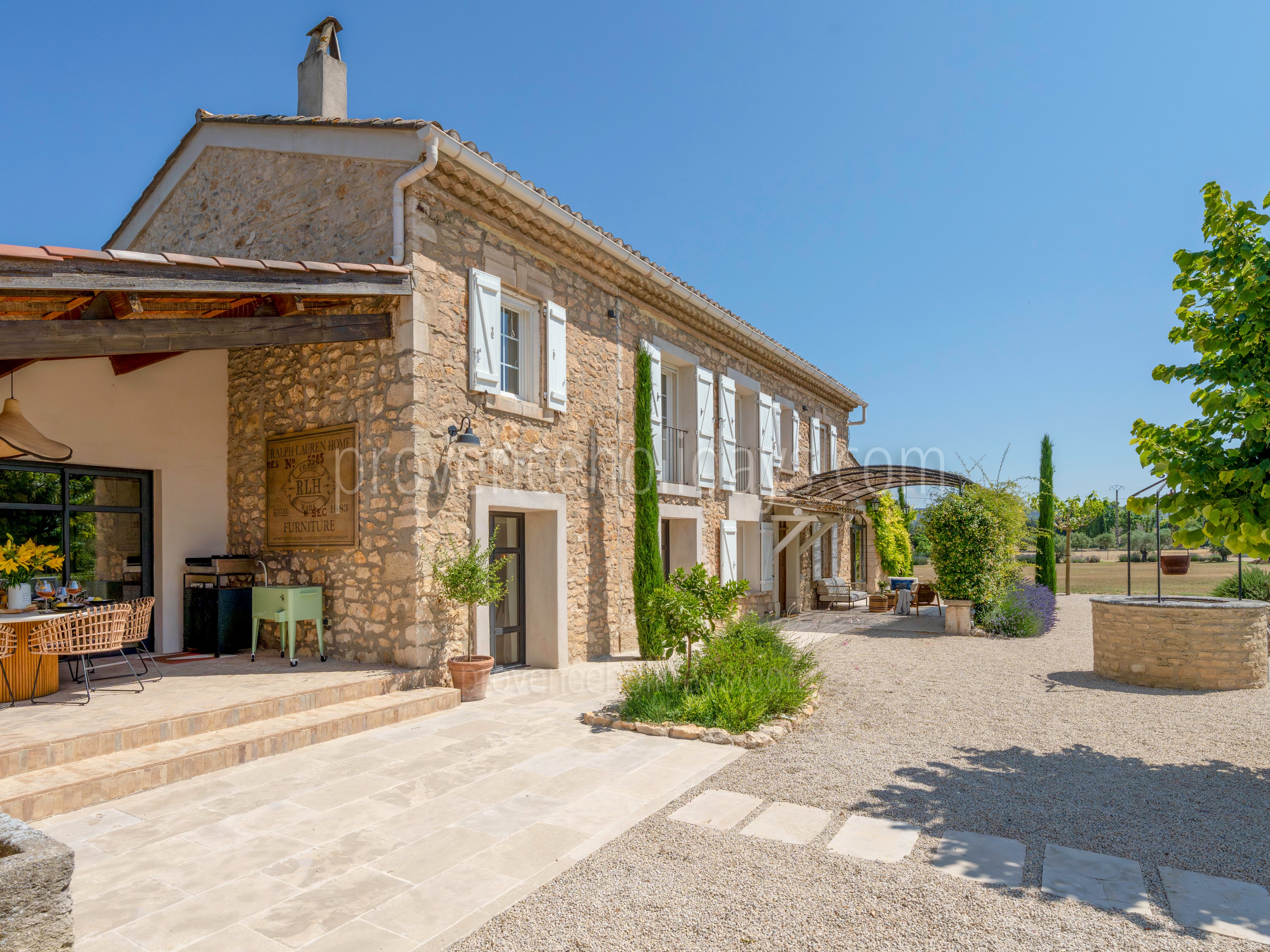 13 - Mas du Bois Clair: Villa: Exterior