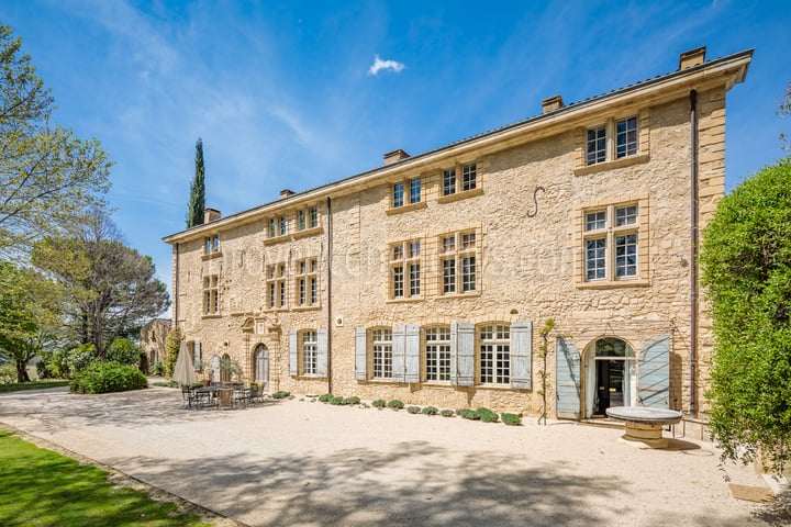 16 - Domaine de Luberon: Villa: Exterior