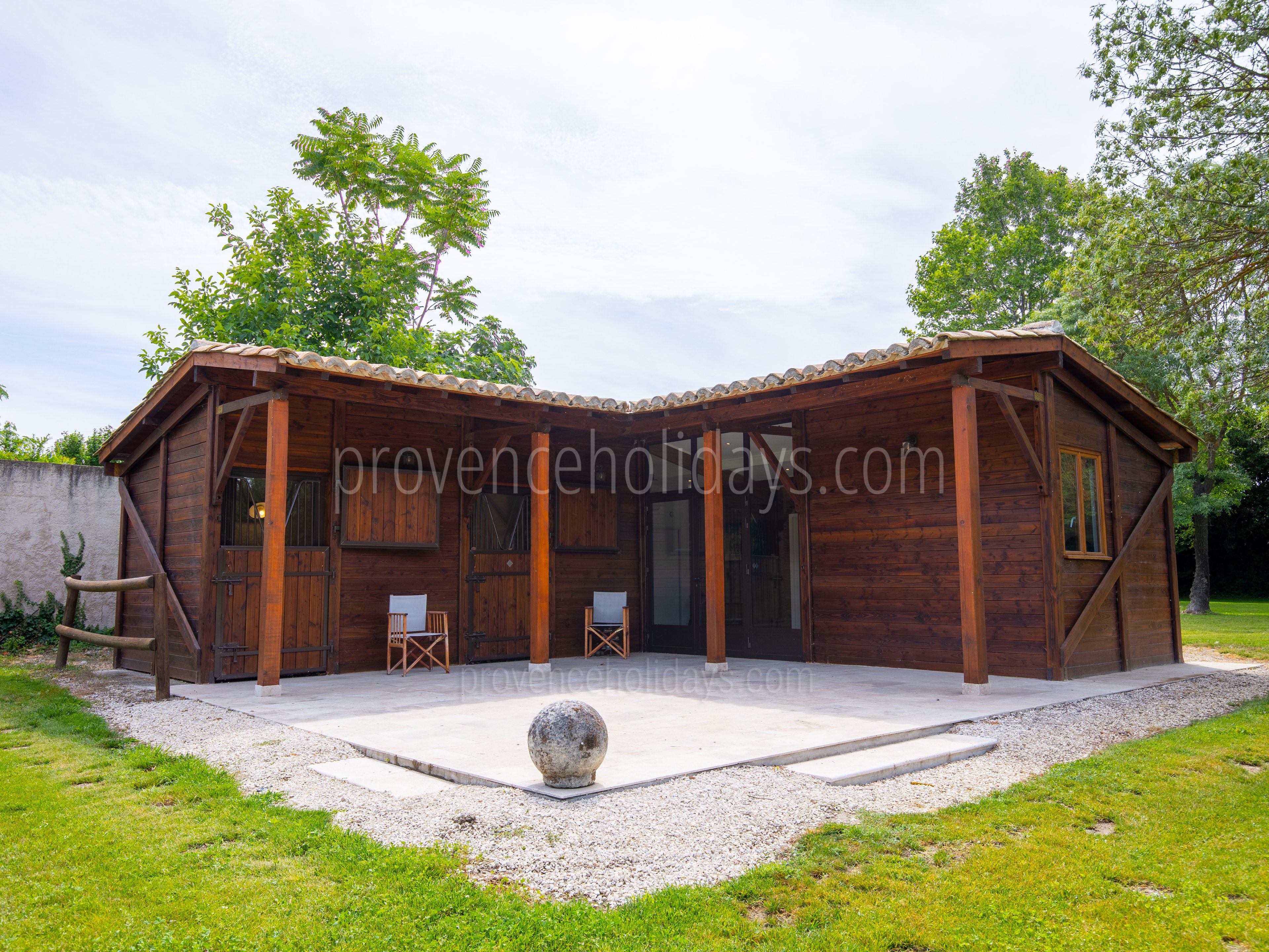 60 - Le Domaine des Cyprès: Villa: Exterior