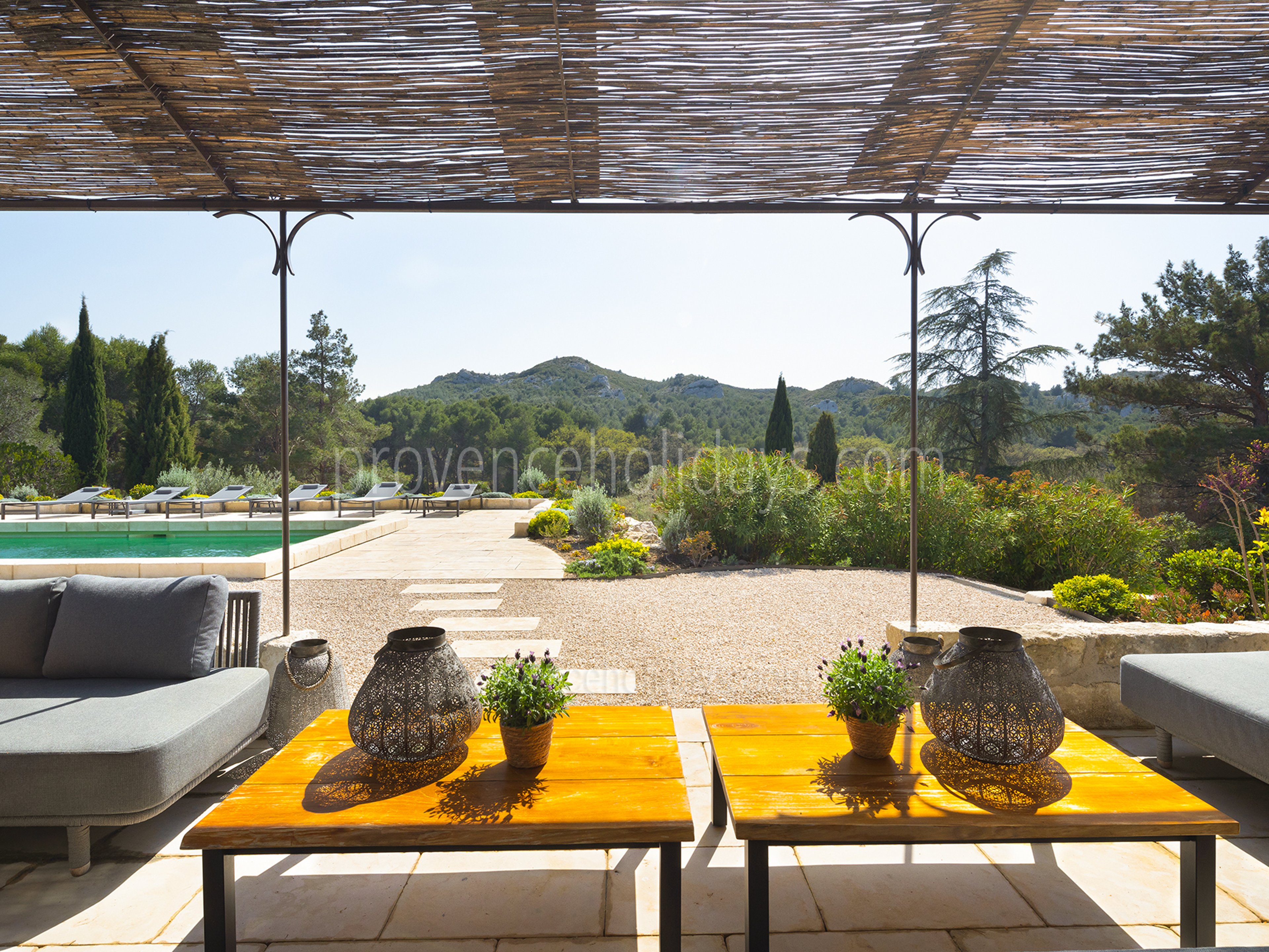 10 - Mas de Provence: Villa: Exterior