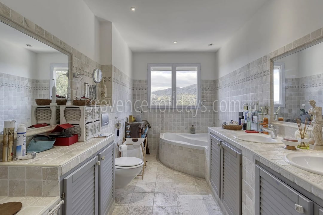 9 - Villa avec jardin arboré à Rayol-Canadel-sur-Mer: Villa: Interior