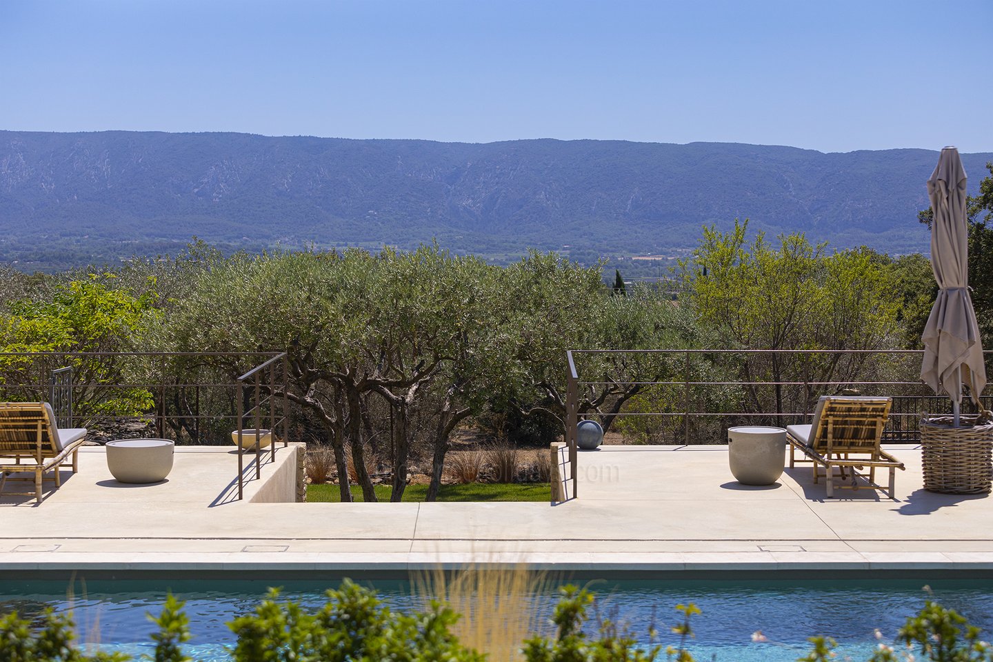 2 - Escapade en Luberon: Villa: Exterior