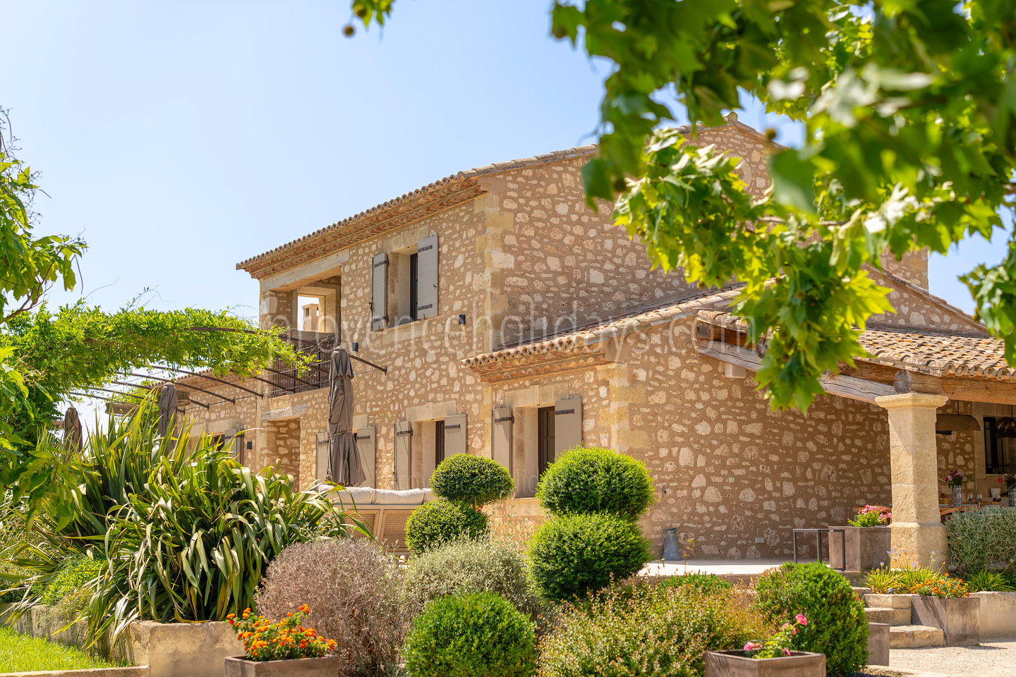 18 - Mas du Temps Suspendu: Villa: Exterior