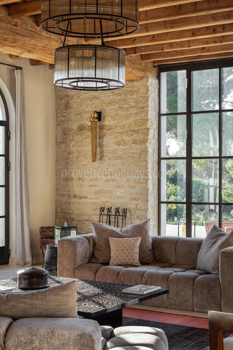 17 - La Bastide de Maussane: Villa: Interior