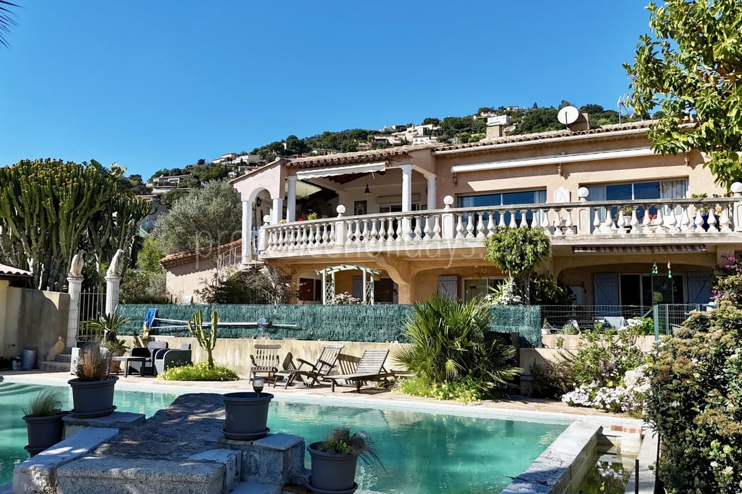 6 - Character house in Cavalaire-sur-Mer: Villa: Pool