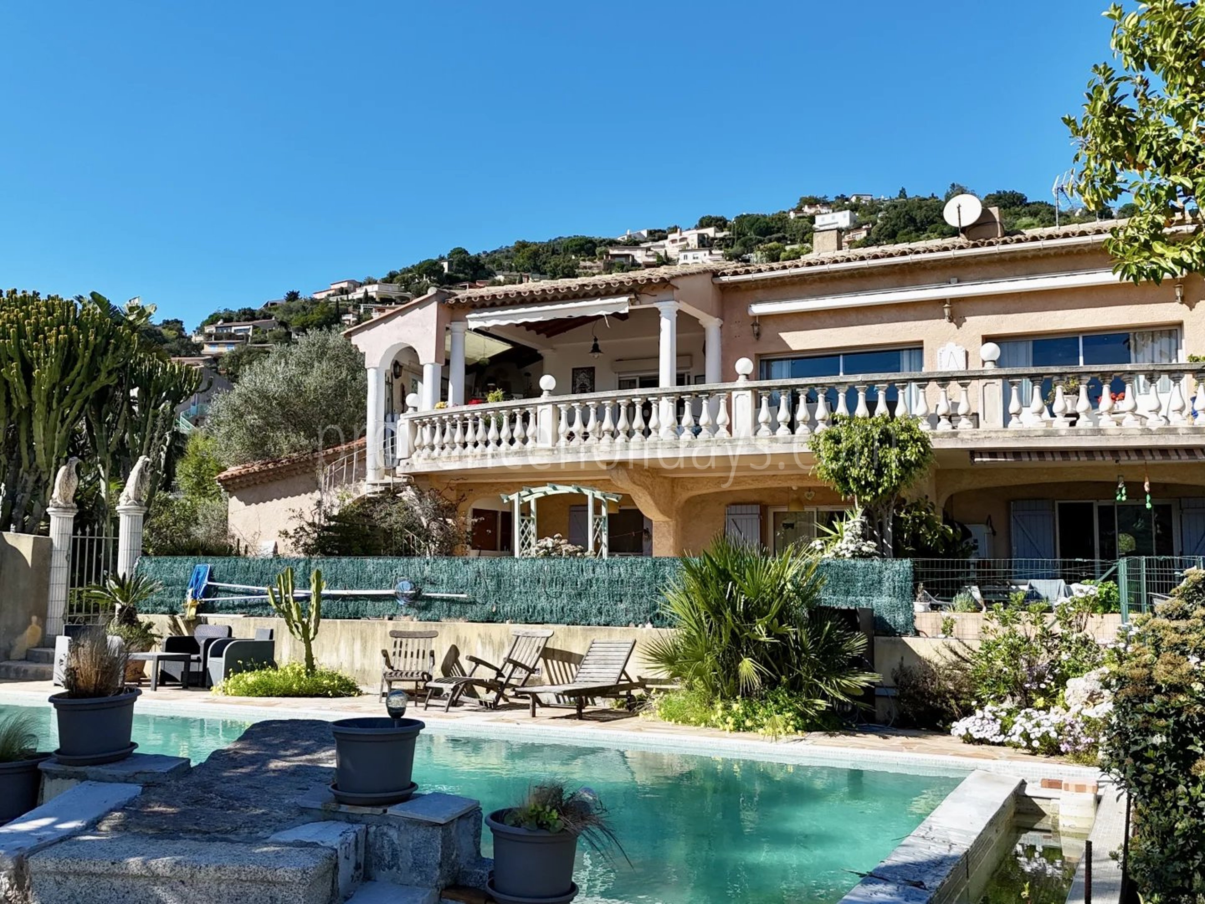 6 - Character house in Cavalaire-sur-Mer: Villa: Pool
