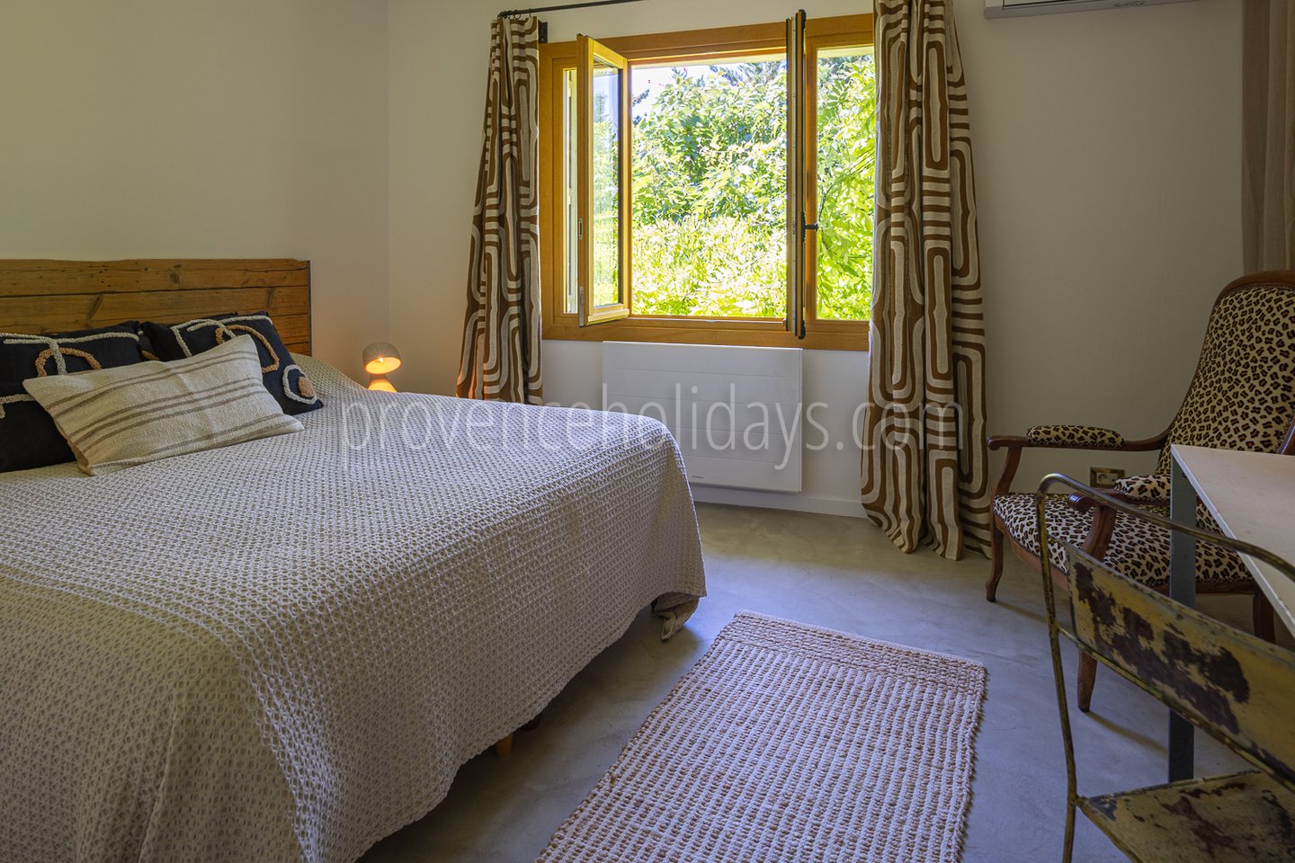 20 - Le Mas des Rêves: Villa: Bedroom