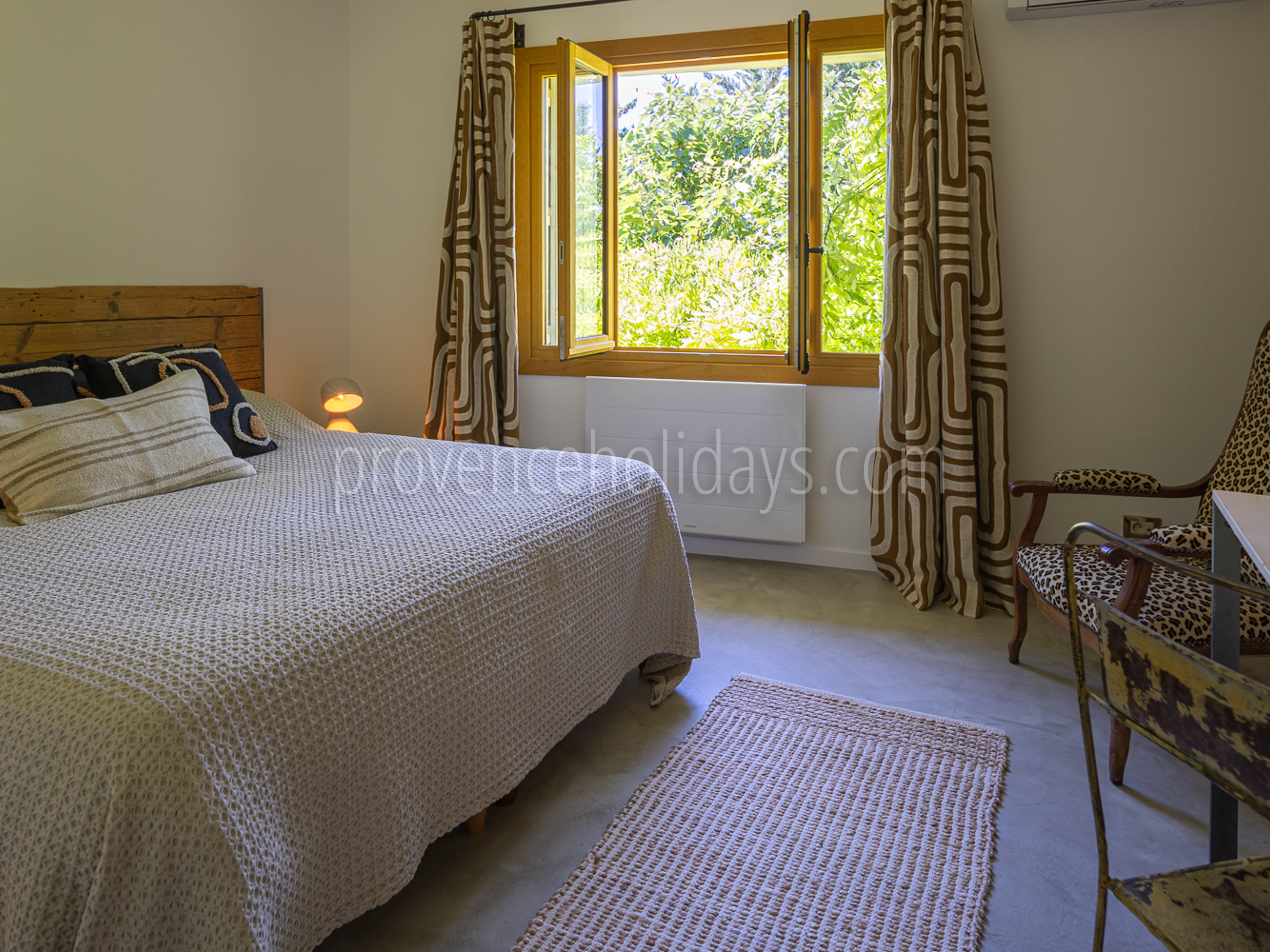 20 - Le Mas des Rêves: Villa: Bedroom