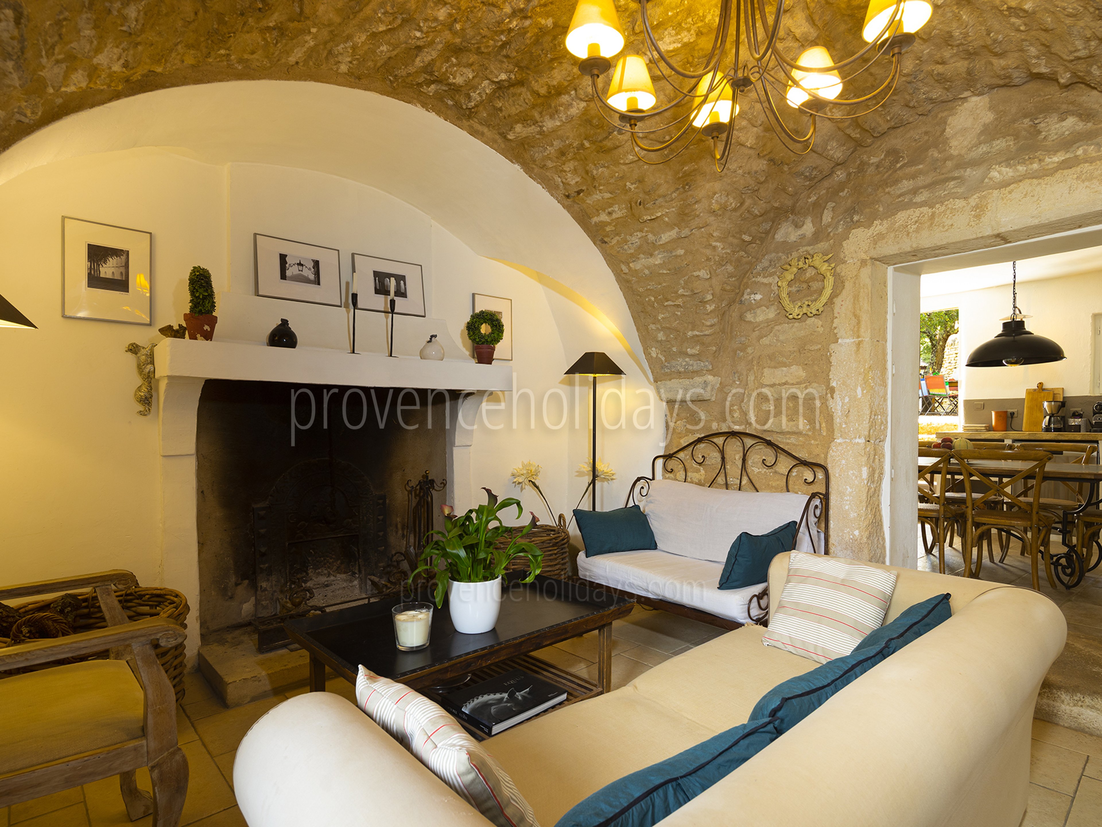 22 - La Garrigue: Villa: Interior