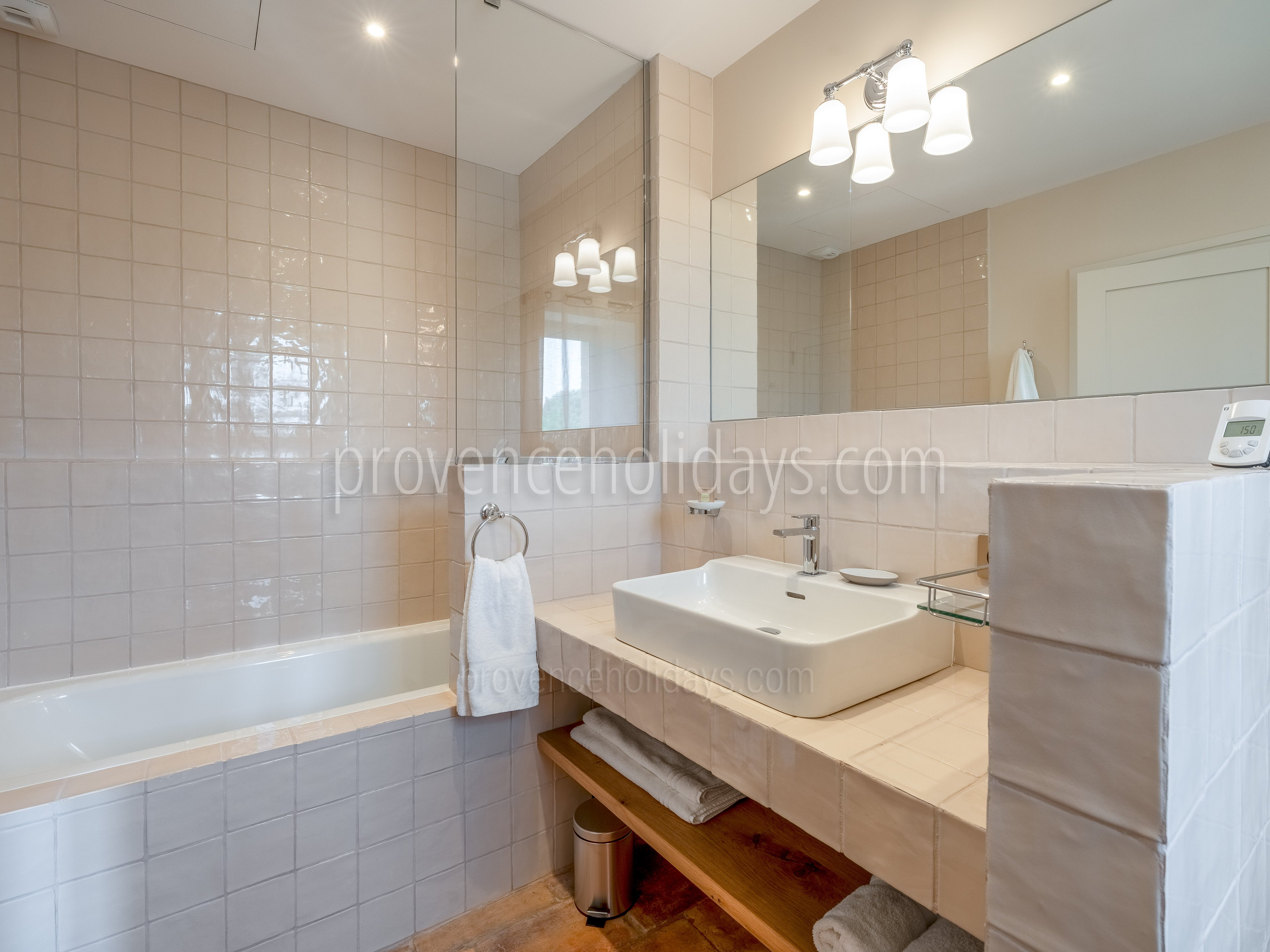 38 - Maison du Berger: Villa: Bathroom 3