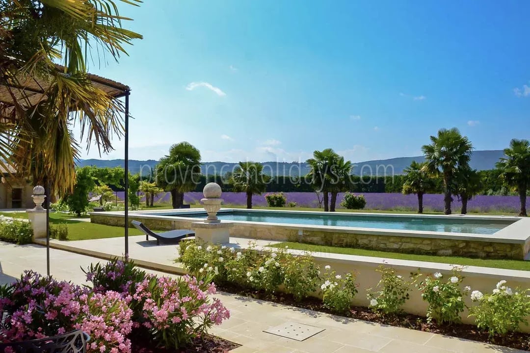 17 - Bonnieux Mas: Villa: Exterior