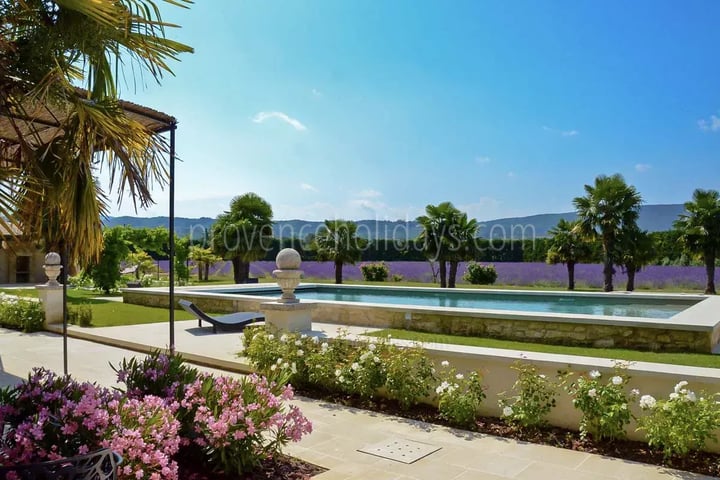 17 - Bonnieux Mas: Villa: Exterior