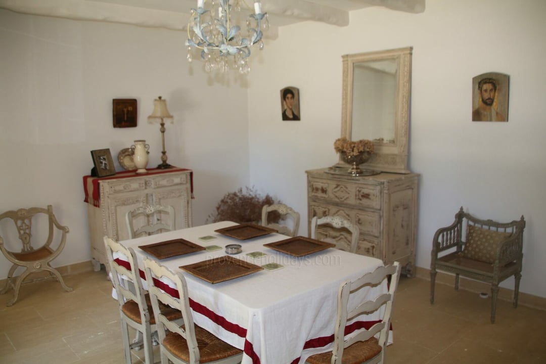 23 - Villa Lacoste: Villa: Interior