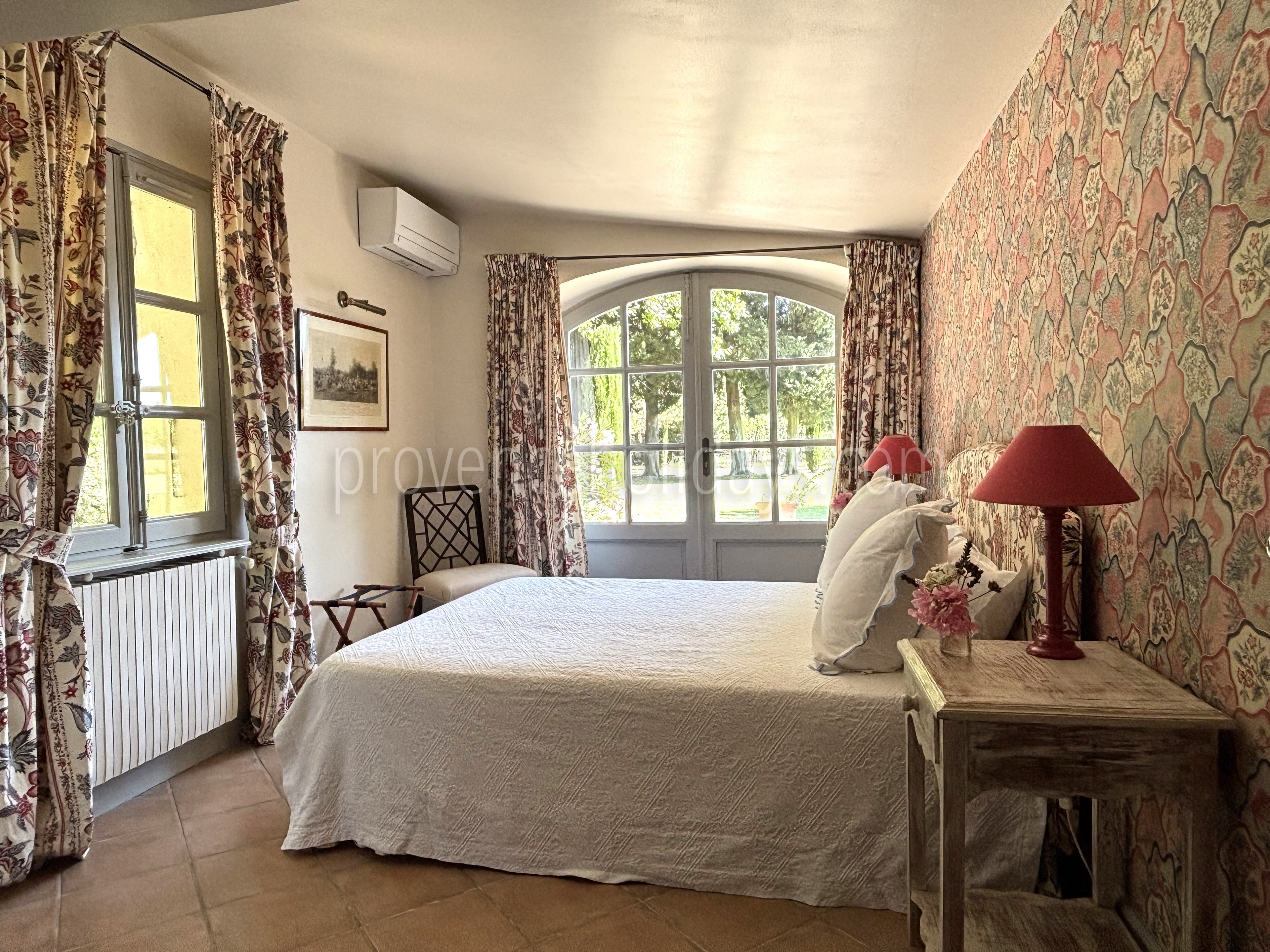 19 - Mas Saint-Andiol: Villa: Bedroom