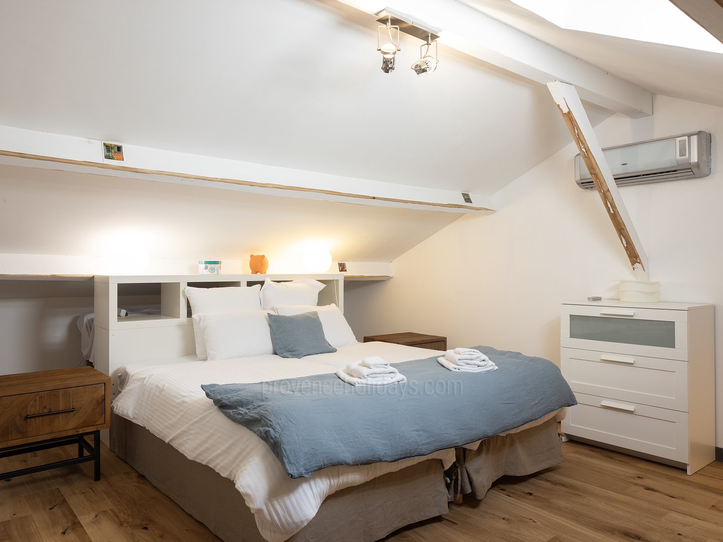 31 - La Maison de Village: Villa: Bedroom - Gastenverblijf Slaapkamer 4