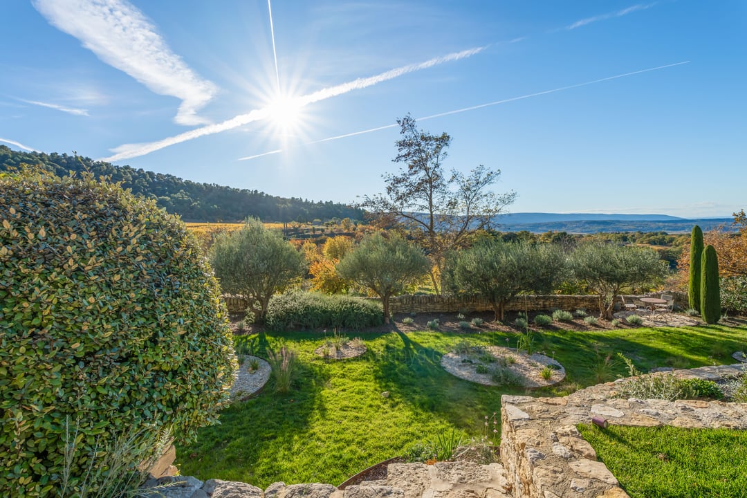 23 - 18e-eeuwse Bastide met uitzicht op de Luberon te koop - Bonnieux: Villa: Exterior