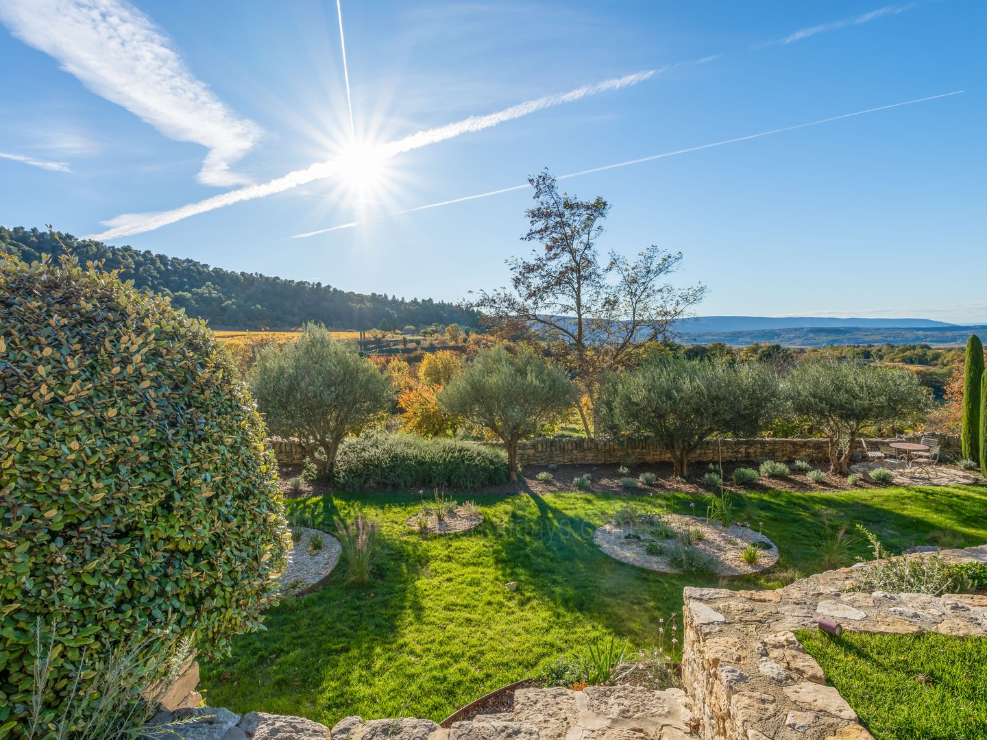 23 - 18e-eeuwse Bastide met uitzicht op de Luberon te koop - Bonnieux: Villa: Exterior