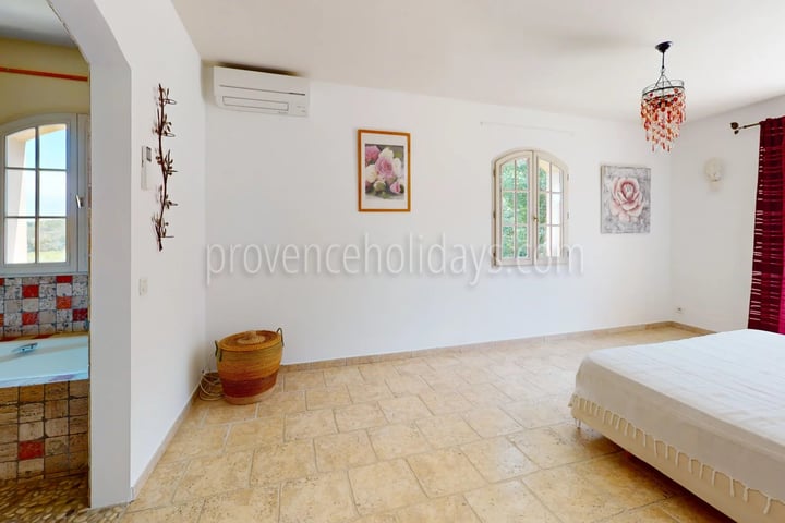 16 - Villa au cœur des vignes à Grimaud: Villa: Interior